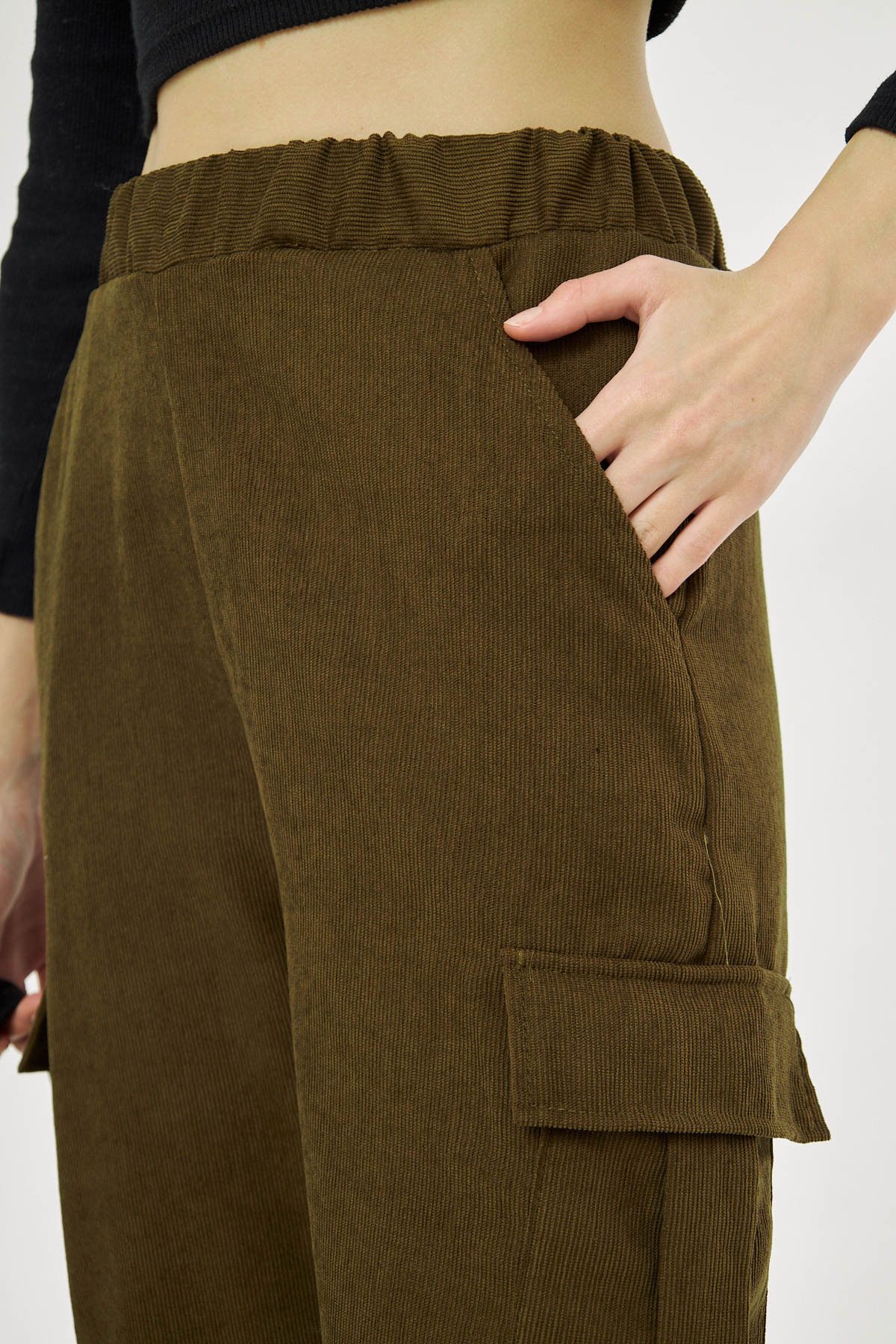 armonika-Women's Dark Khaki Velvet Thin Corduroy Cargo Pants with Elastic Waist and Legs Arm-25K 001035 4