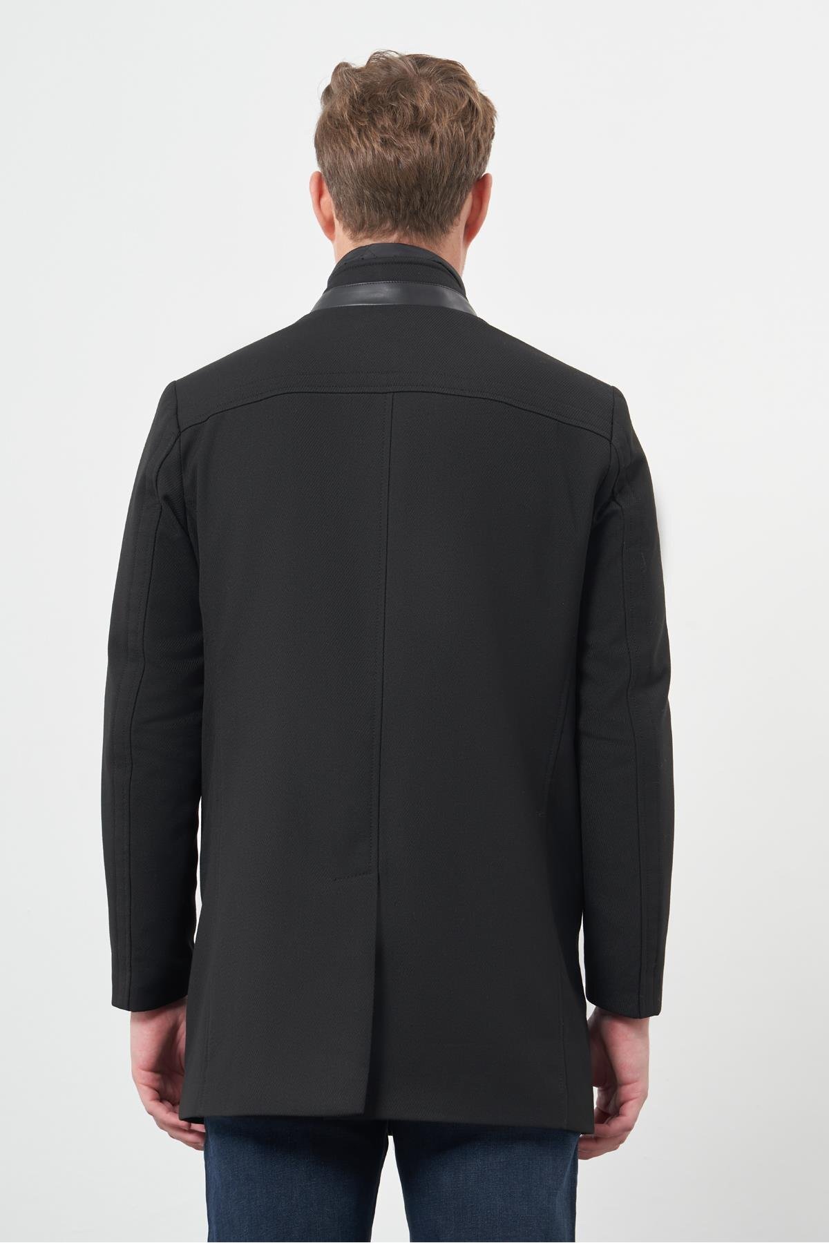 İmza  Siyah Kaşe Kürklü Yaka Düz Tek Yırtmaç Tam Kapitone Astar Slim Fit Classic Palto 1005245102 - Görsel 5