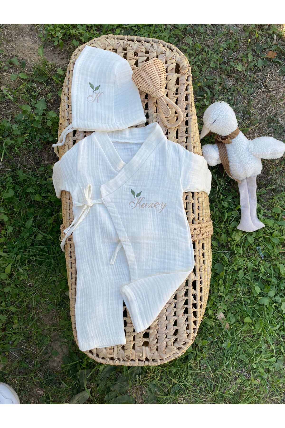 VolleM İsimli Nakışlı Hastane Çıkışı Yenidoğan 2'li 4 Kat Müslin Kimono Tulum Set fotoğrafı 2 (önizleme)