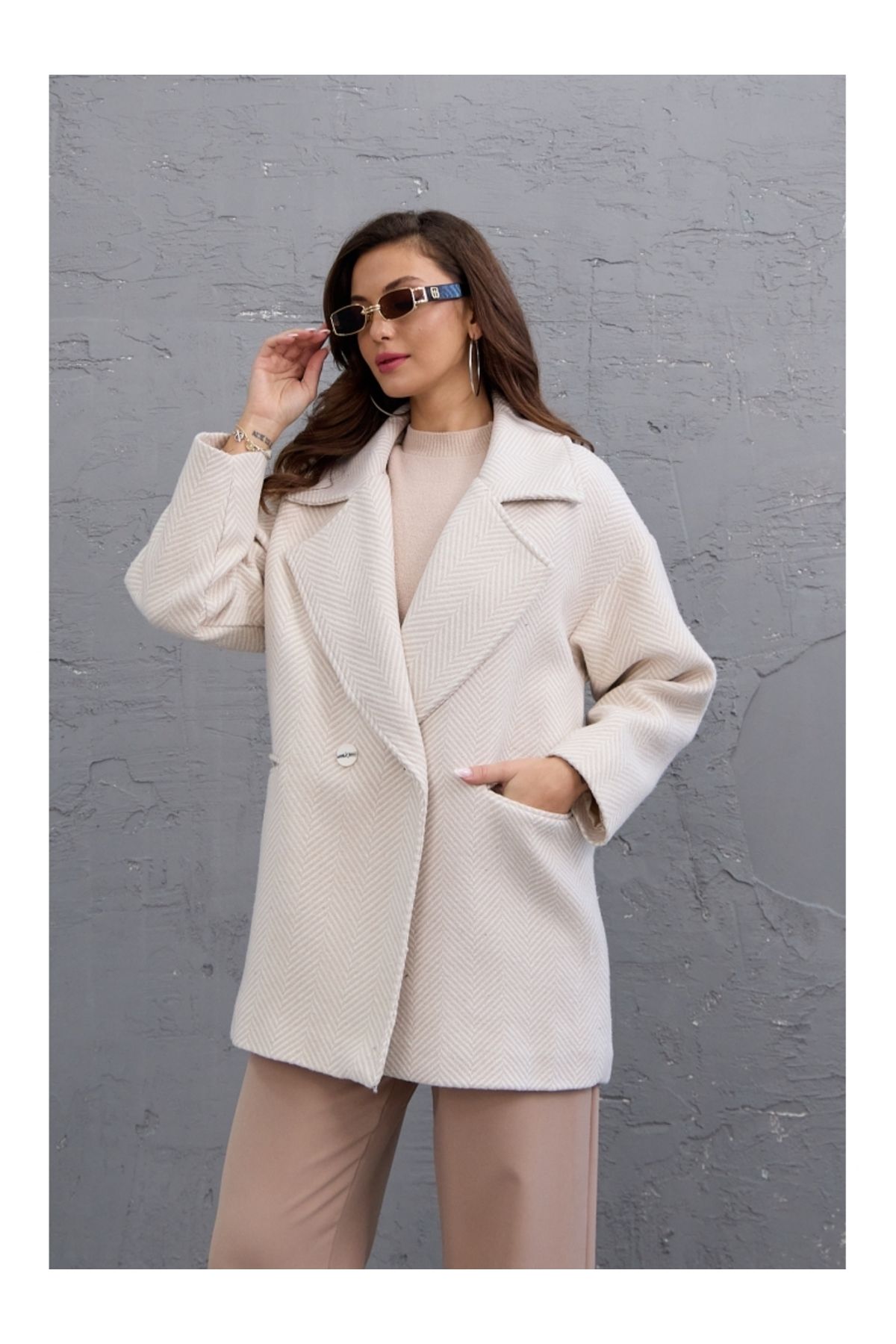 Elif Özbey Butik-Stone Fish Back Patterned Oversize Standard Size Lined Short Coat 3