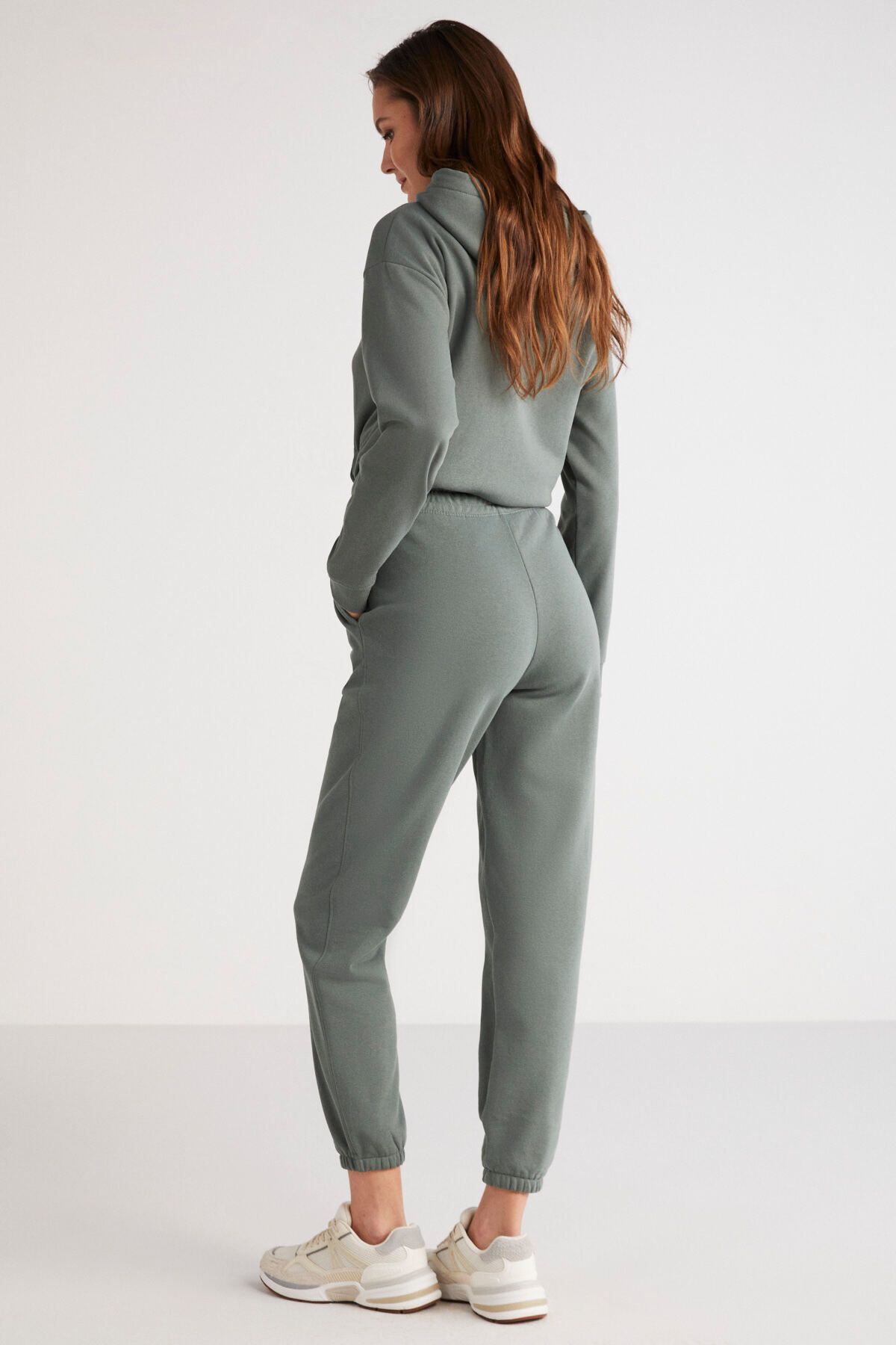 GRIMELANGE-MIRAI Weiche grüne Damen-Jogginghose mit Fleece-Innenseite 7