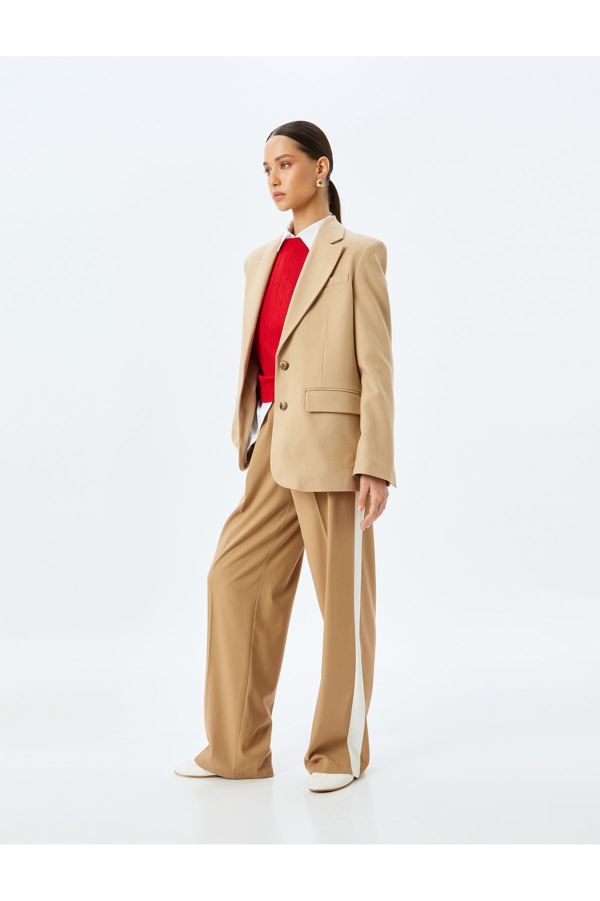 Koton-Straight Wide Leg Fabric Trousers with Stripe Detail on the Sides and Pleat Detail Pockets 2