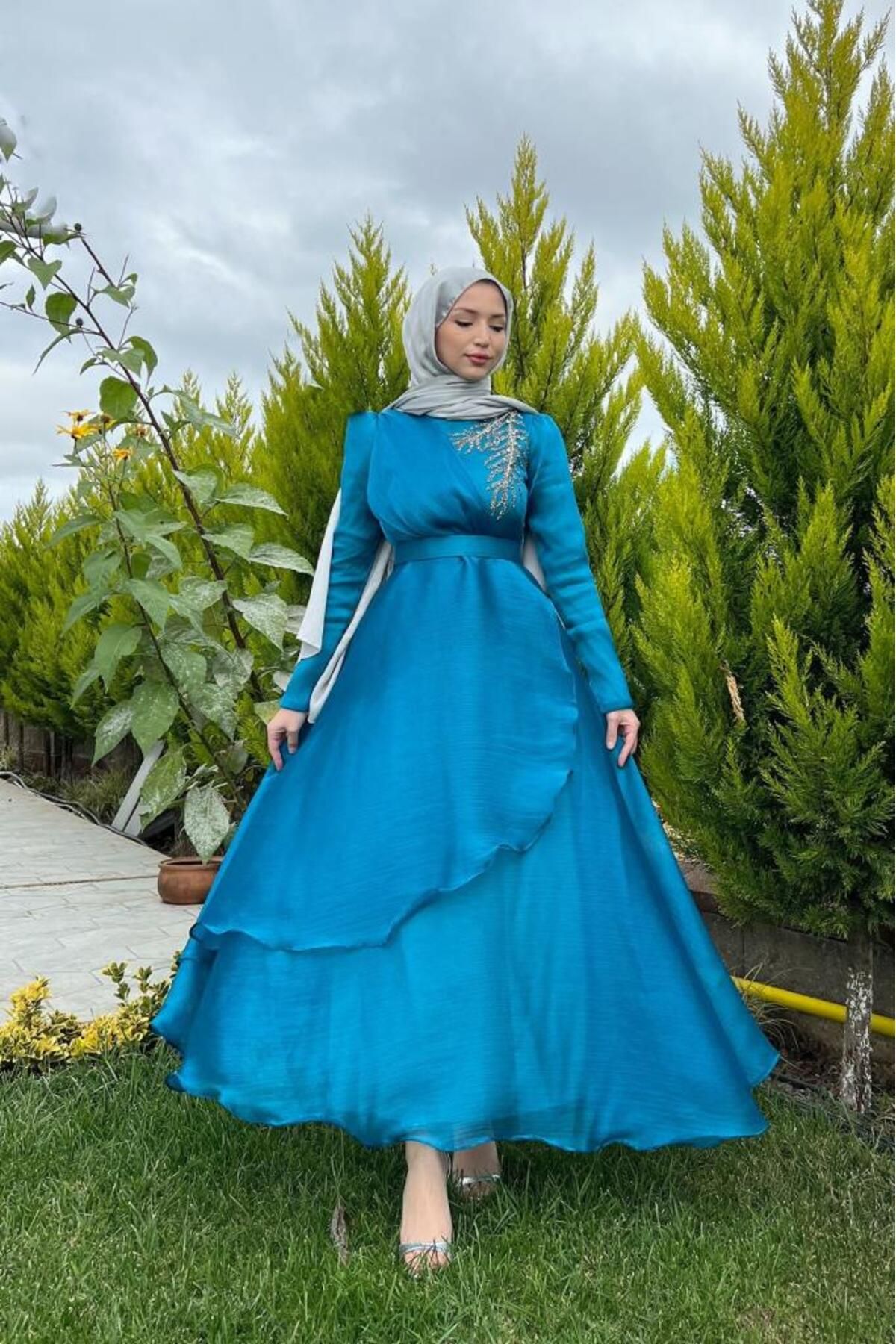 Lamia Giyim-Turquoise Hijab Evening Dress - Leaf Pattern and Stone Embroidered 1