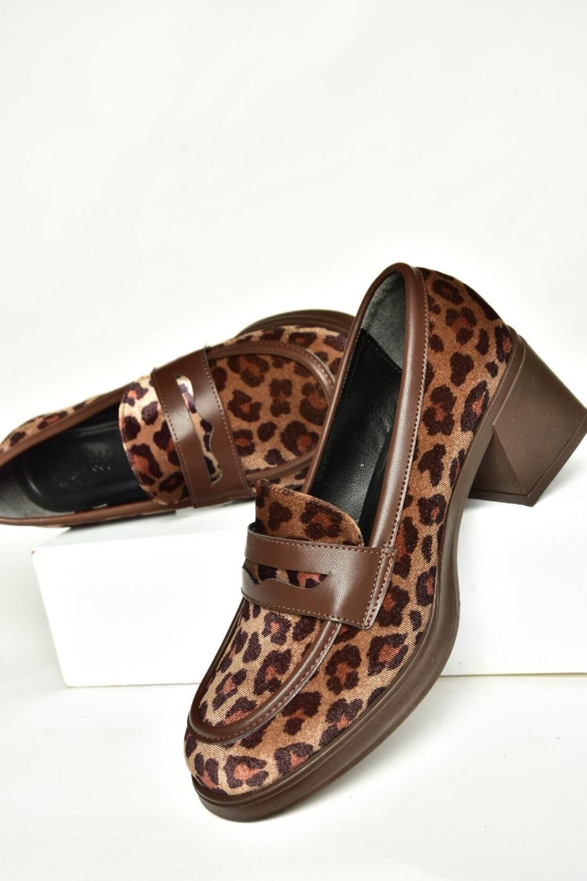 Fox Shoes-تي 820145302   حذاء نسائي بكعب سميك من جلد الغزال البني/الفهد 4