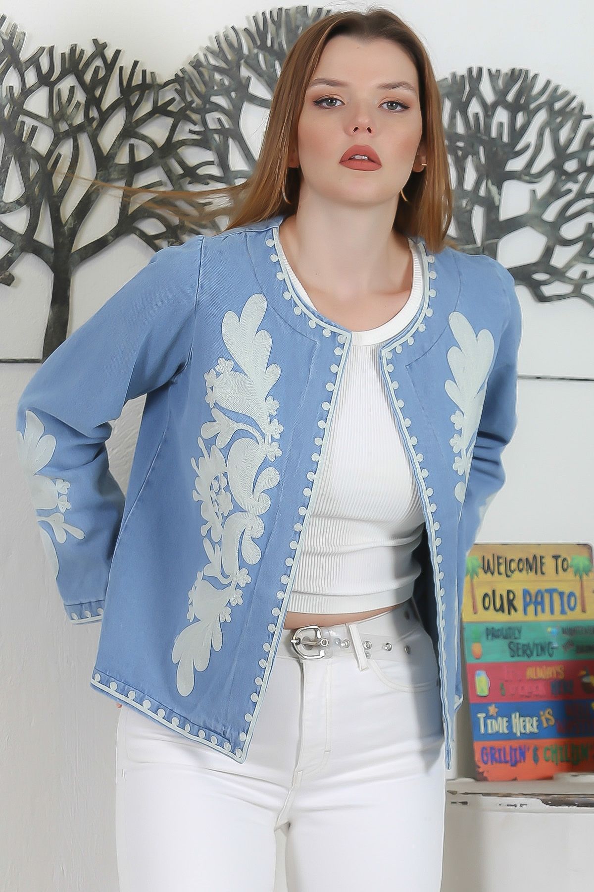 Chiccy-Light Blue Round Neck Long Sleeve Unclosed Süzene Embroidered Casual Denim Jacket 2