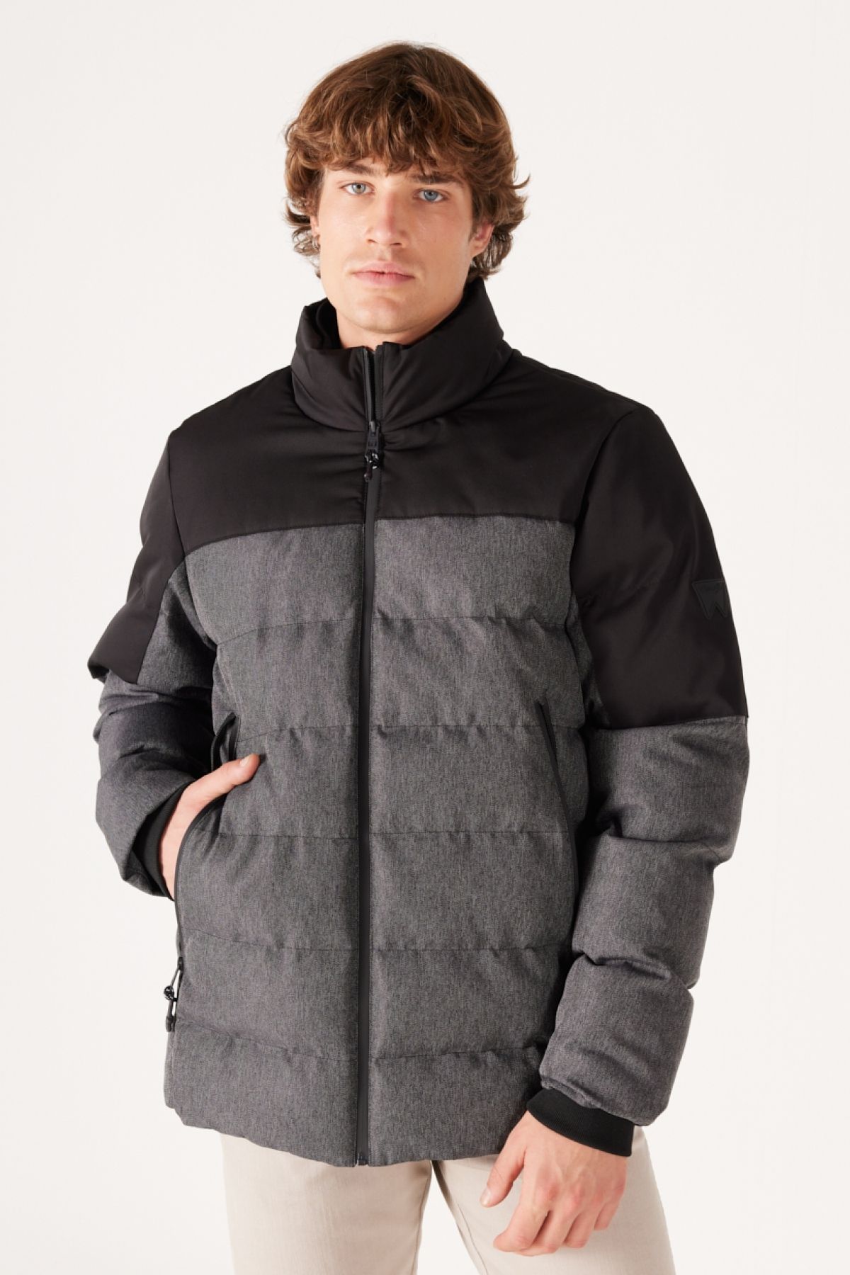کاپشن مشکی مردانه سیاه به طور منظم مناسب برش طبیعی قائم یقه و سفید تورم خاکستری Wrangler