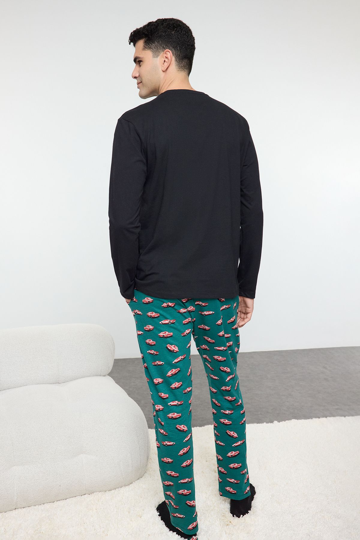 Trendyol Collection-Černá sada pyžama Regular Fit s potiskem do auta ze 100% bavlny TMNAW25PT00011 5