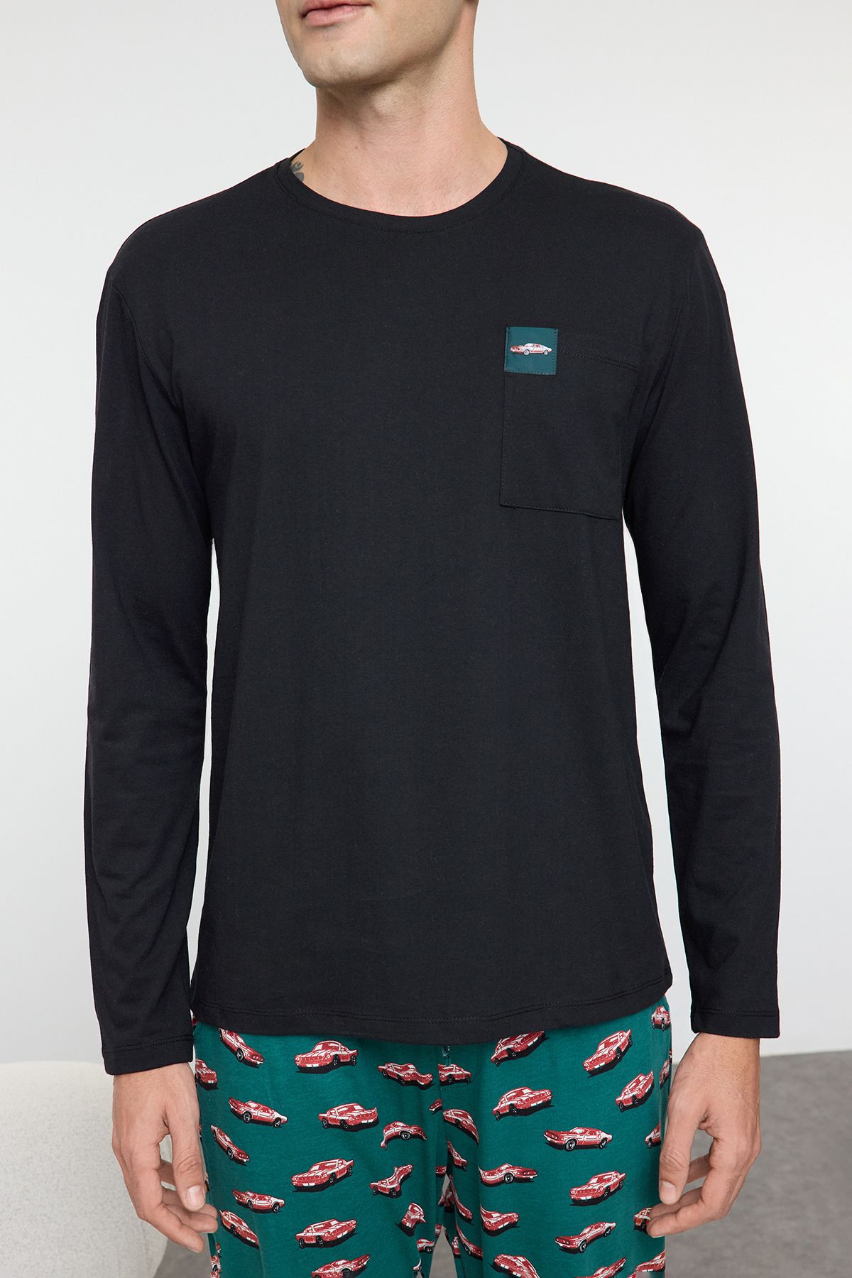 Trendyol Collection-Černá sada pyžama Regular Fit s potiskem do auta ze 100% bavlny TMNAW25PT00011 3