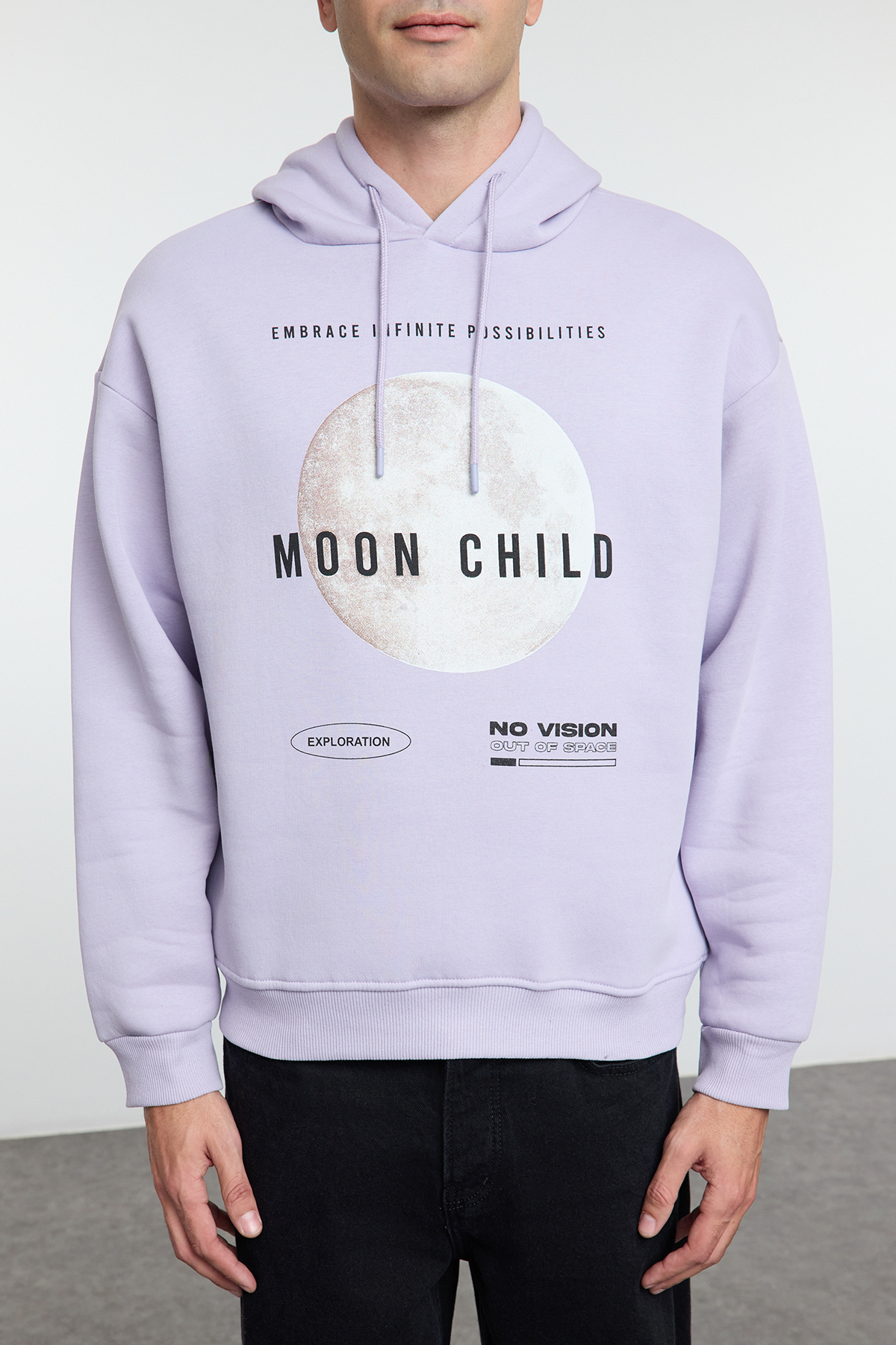 Trendyolmilla  Lila Oversize/Geniş Kesim Kapüşonlu İçi Polarlı Baskılı Sweatshirt TMNAW25SW00071 - Görsel 3