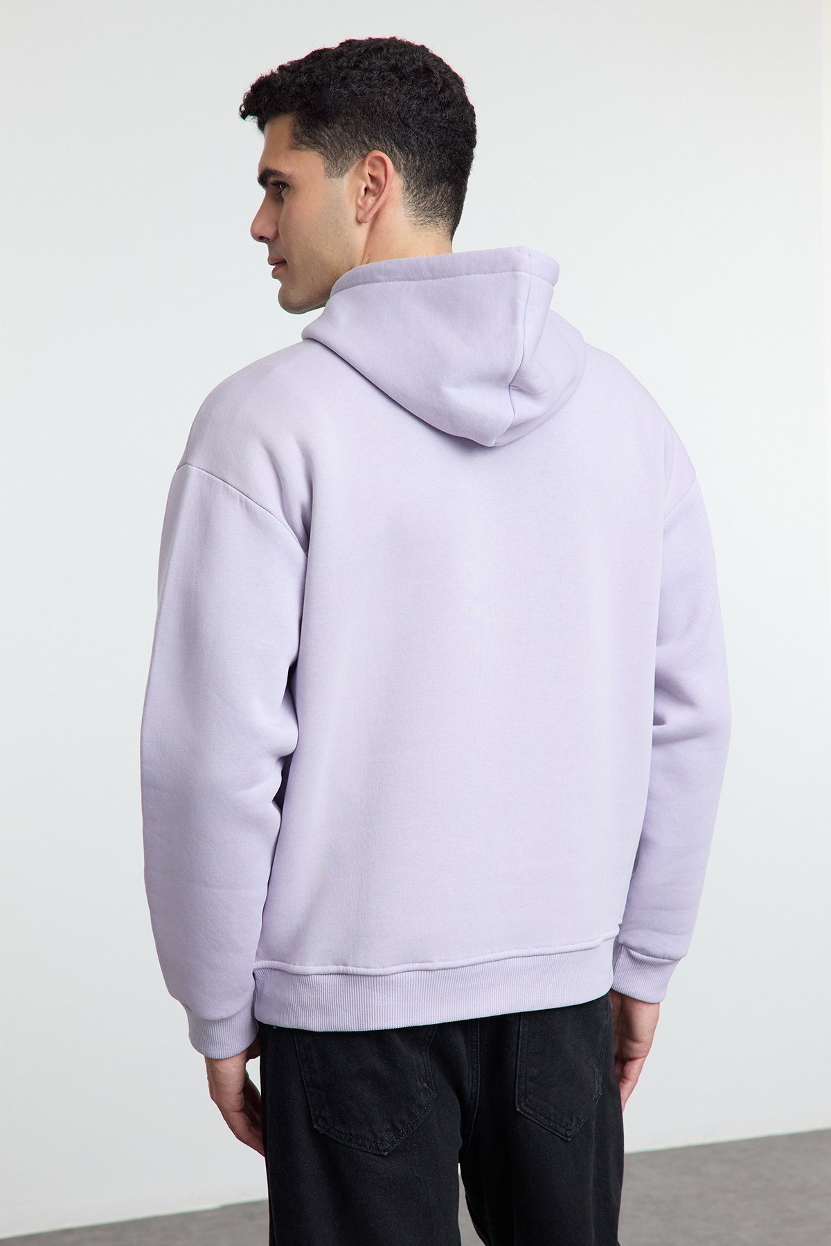 Trendyolmilla  Lila Oversize/Geniş Kesim Kapüşonlu İçi Polarlı Baskılı Sweatshirt TMNAW25SW00071 - Görsel 5