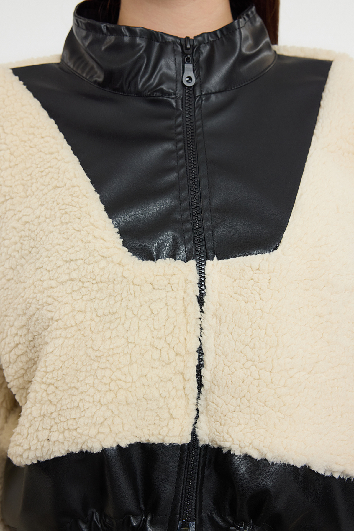 Trendyol Collection-Kožená pletená mikina Garni Detailed Plush Twoaw25Sw00291 4