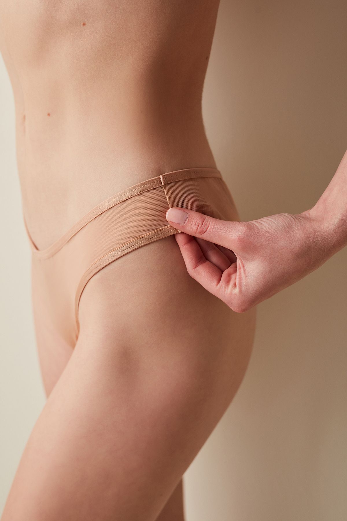 Penti-Chiloți brazilian semitransparenti de culoare bej 1