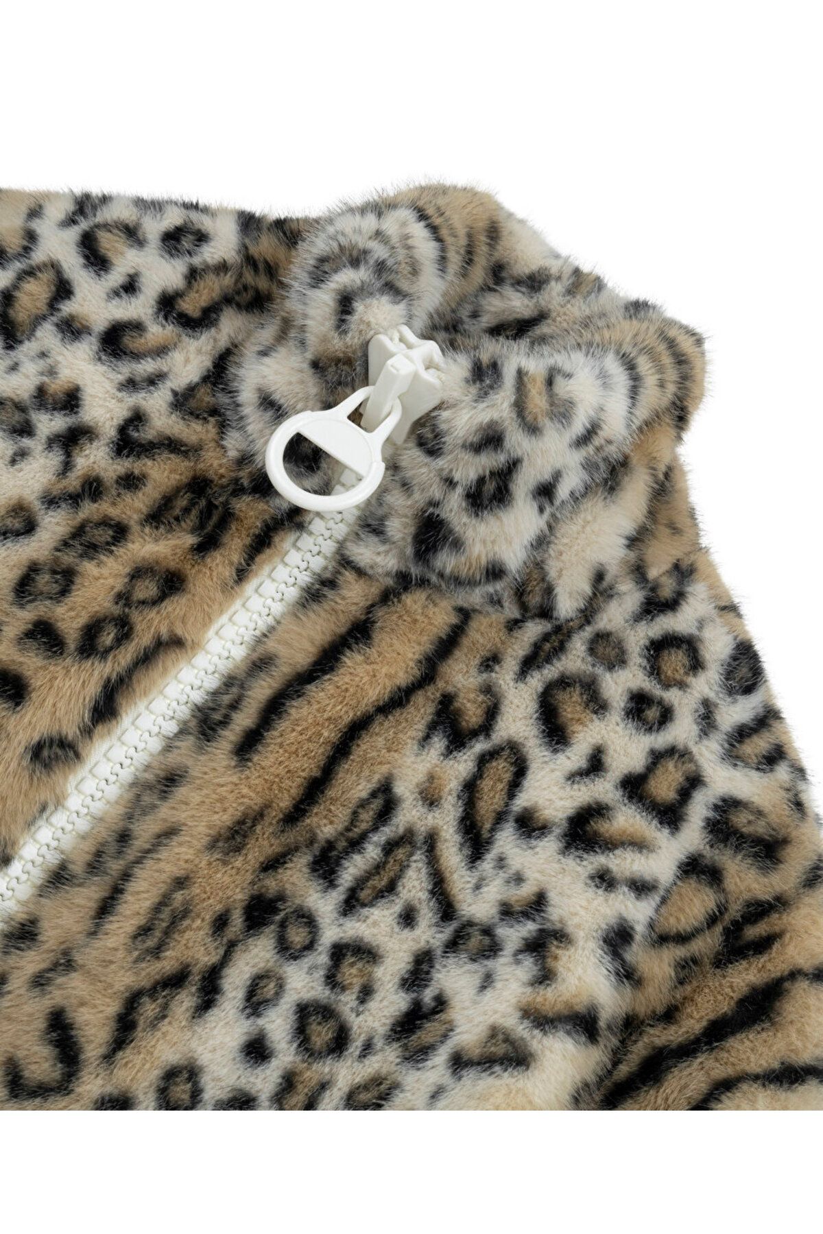 Twist-Zippered Fur 4