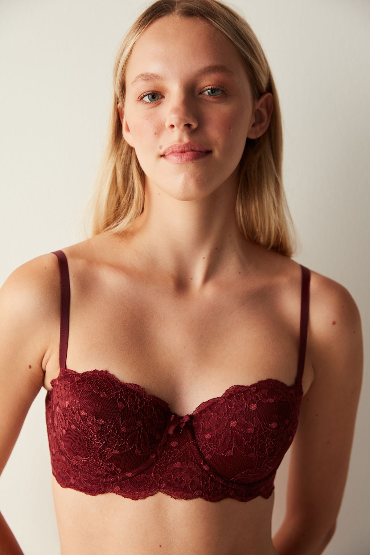 Penti-Sutien de ridicare din Dantela Burgundy Bloom 1