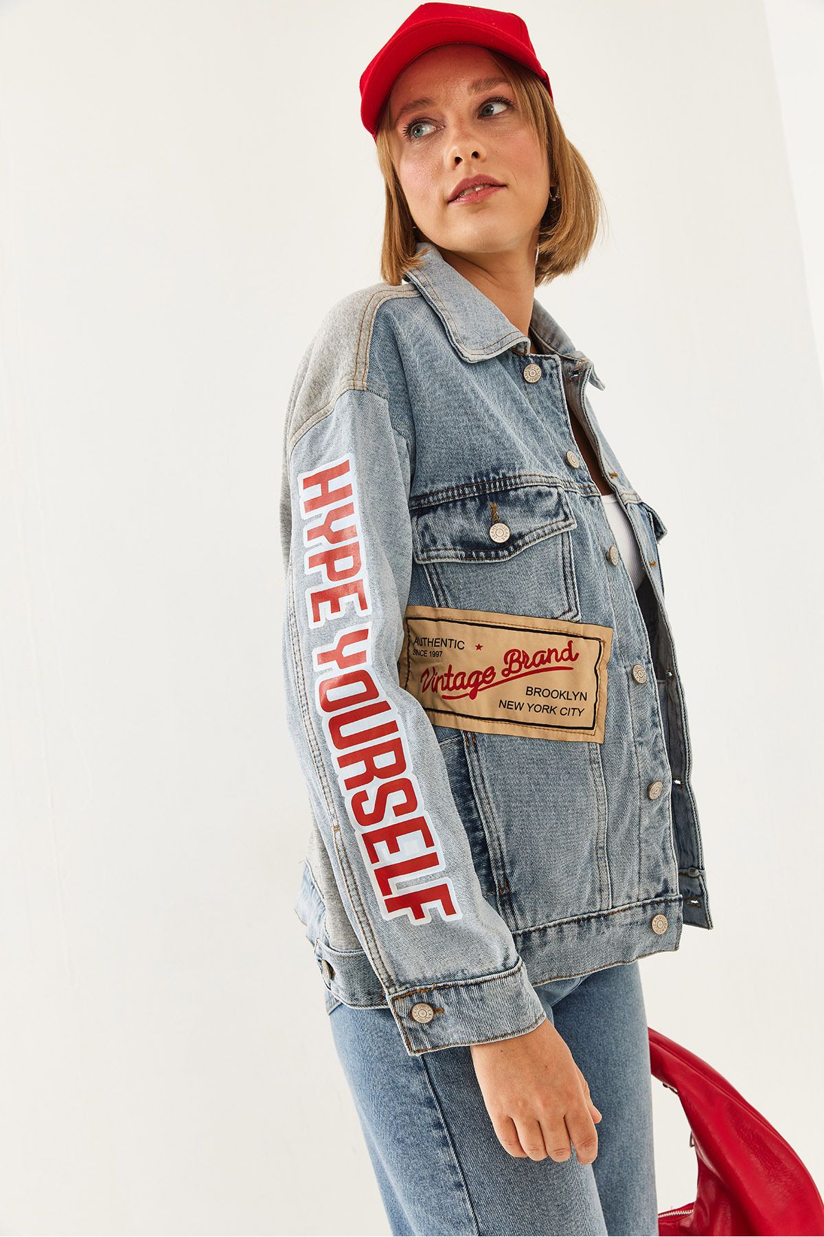 Bianco Lucci-Kurtka jeansowa damska oversize z herbem i nadrukiem 85001047 5