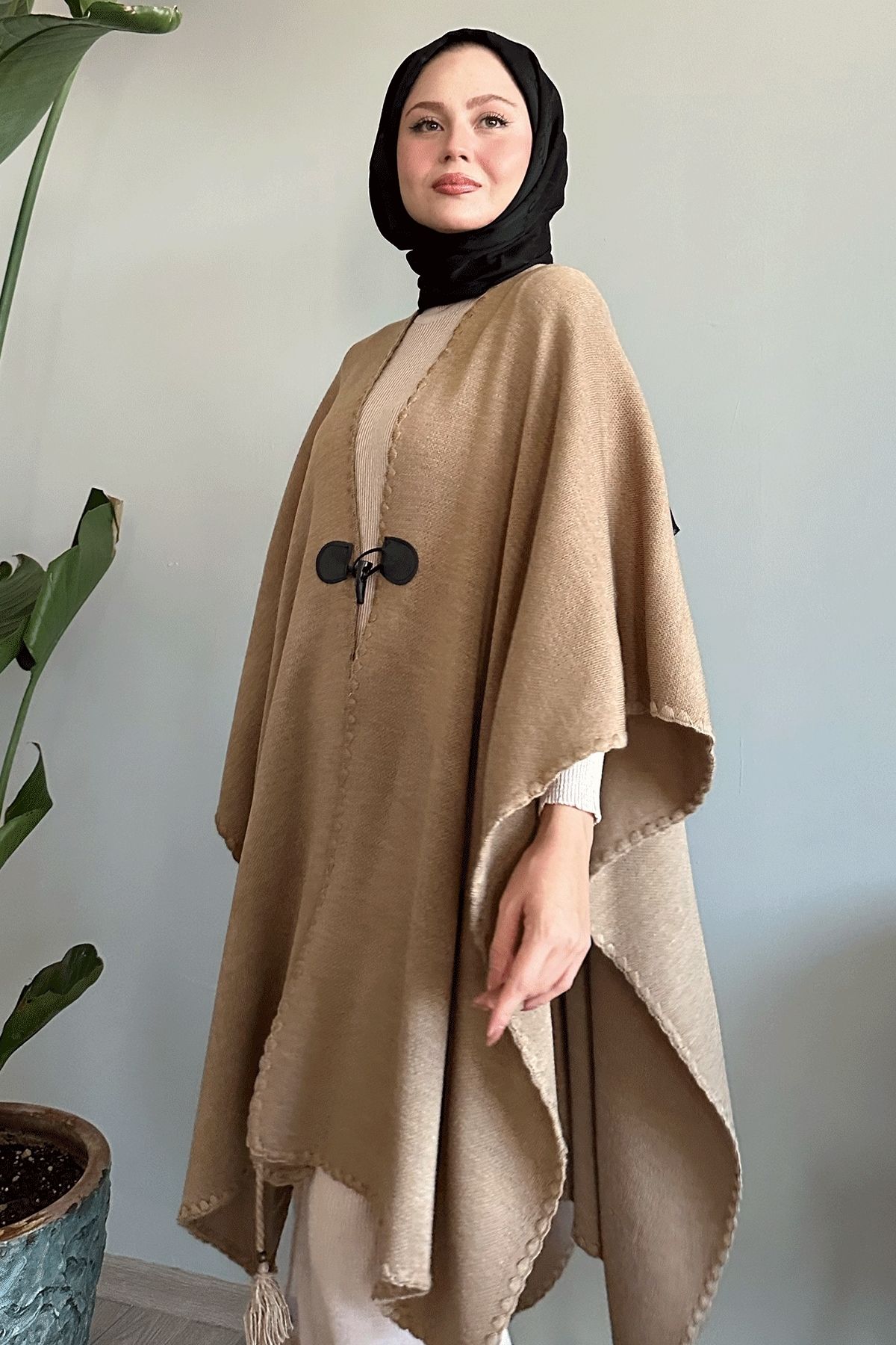 InStyle-Shepherd Stitch Camel Knitwear Poncho with Leather Buckle 2