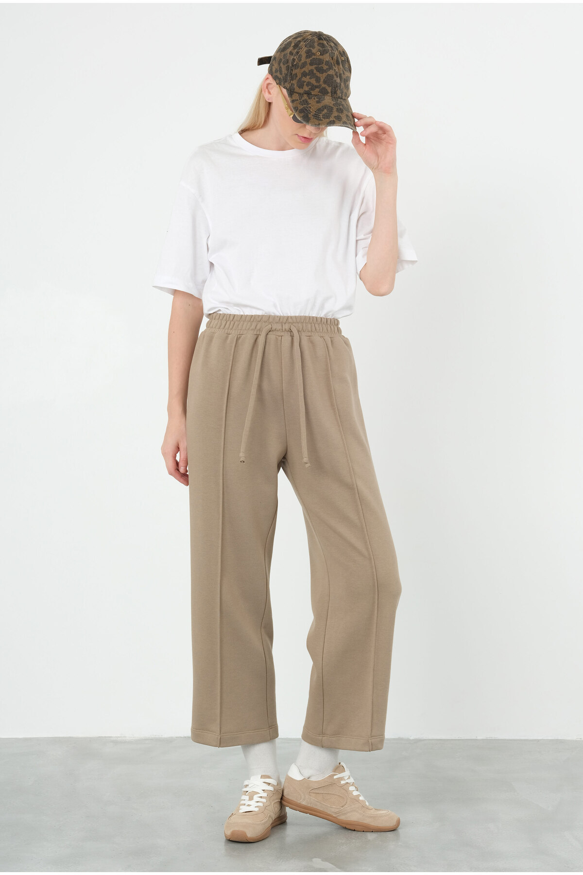 HEQA-Matte Sage - Ribbed Sweatpants 3