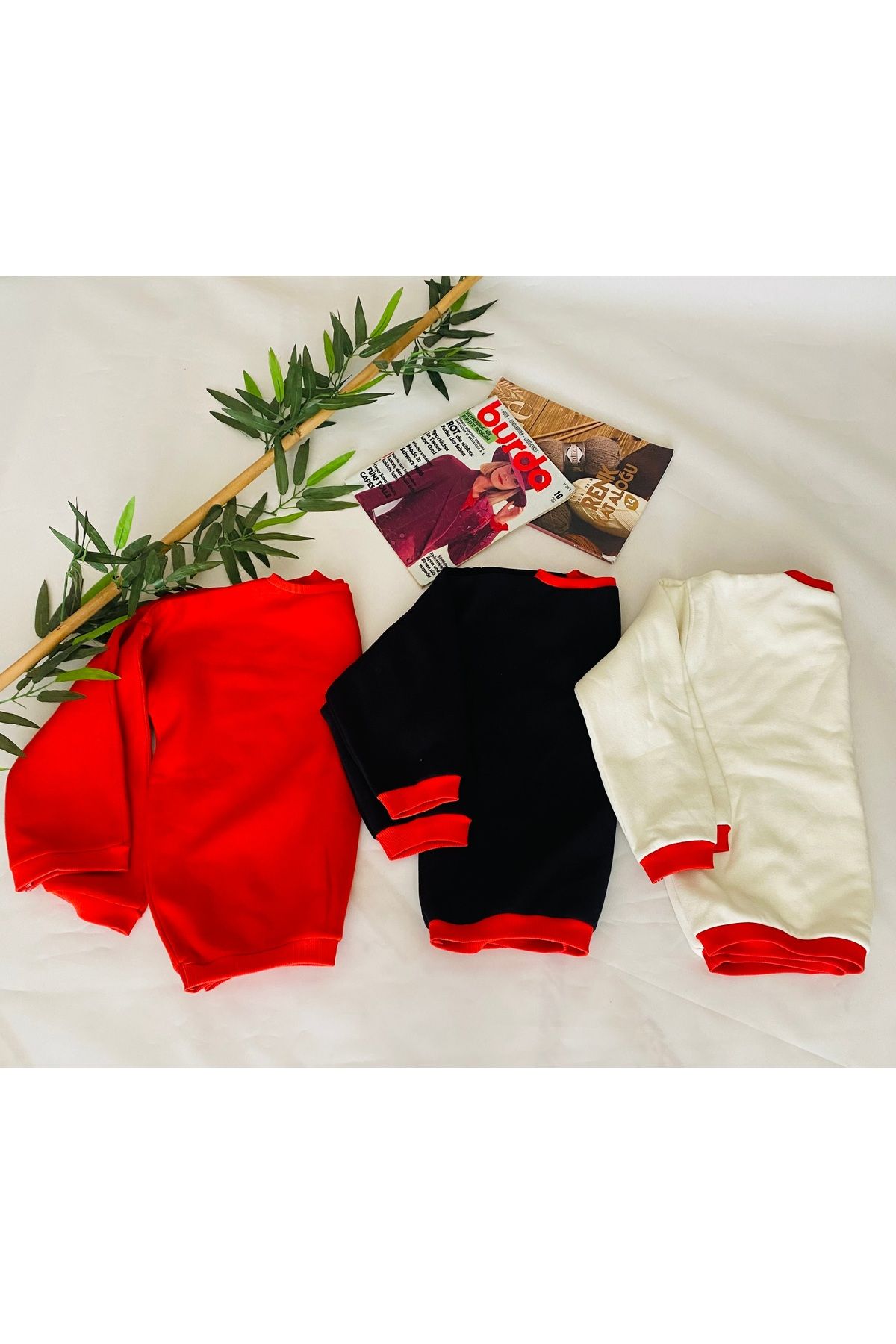 TAJ kadın 3lü Siyah Kırmızı Krem rengi Bisiklet yaka Oversize Sweatshirt