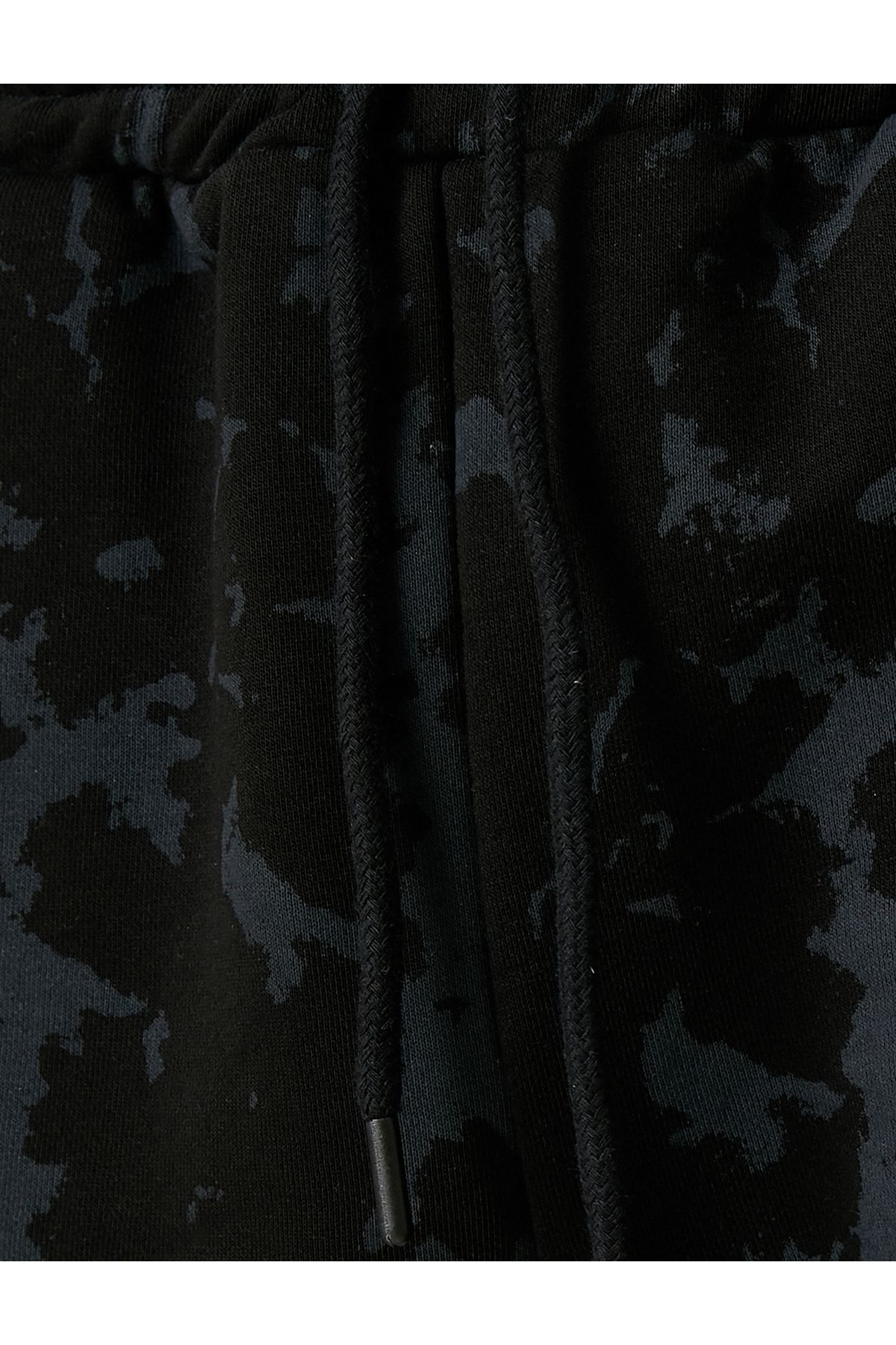 Koton-Baumwoll-Shorts mit Camouflage-Print – Schnürung, Taille und Tasche 6