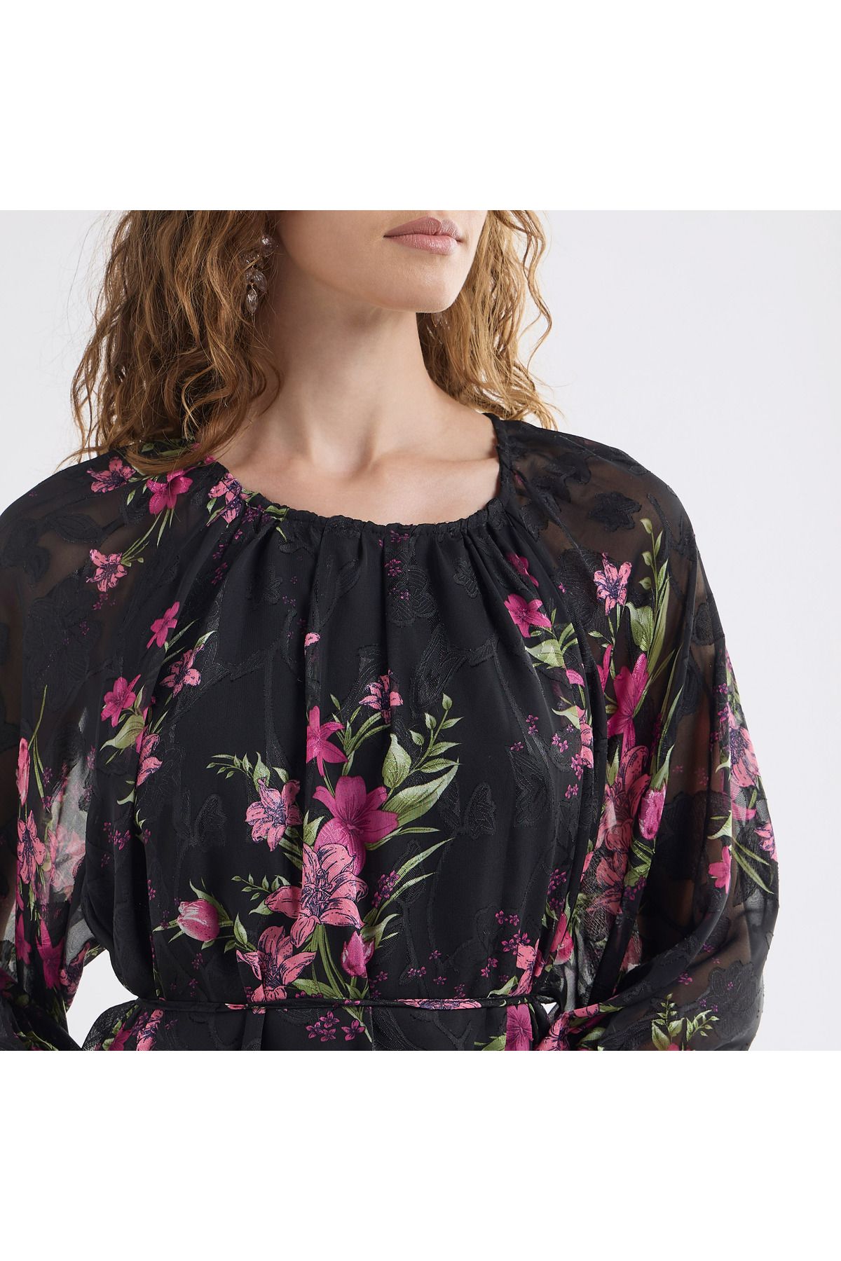 FAV-Floral Print Midi Dress with Batwing Sleeves and Tie-Up Detail 4