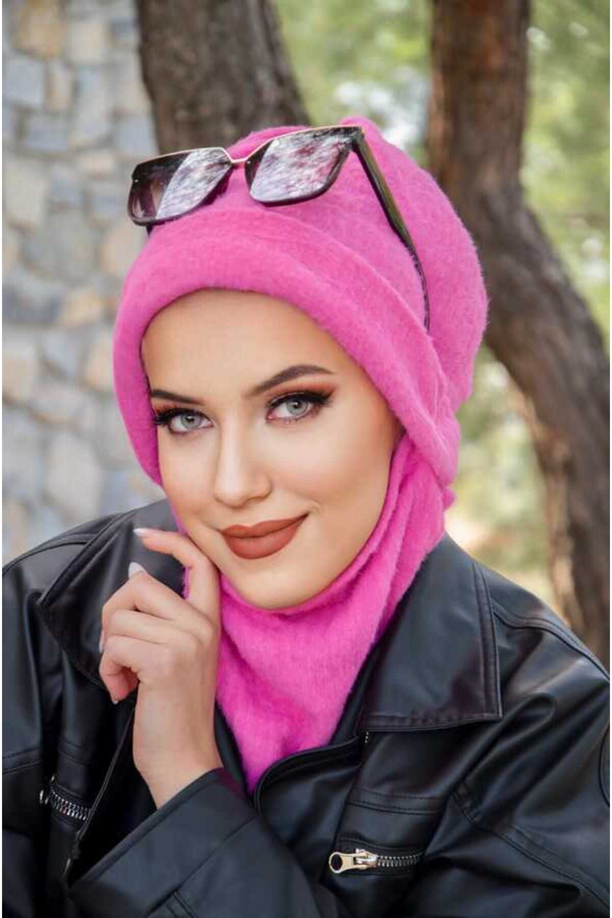 Aişe tesettür-Pink Masked Beanie 1