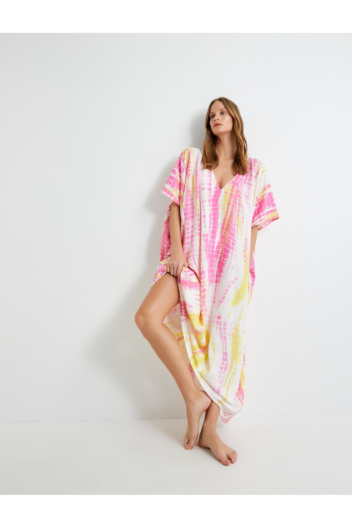 Koton-Viscous Oversize Beach Dress - Tie-Dye Pattern, V-Neck 2