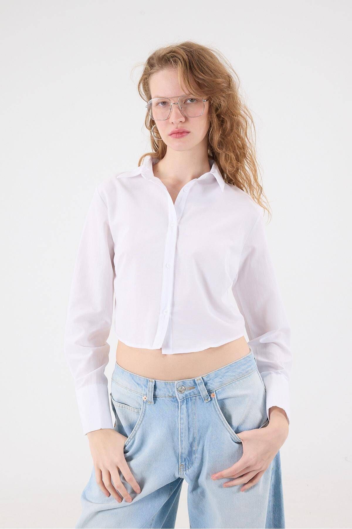 Addax-G0301-Z11 Model Basic Crop Shirt 2