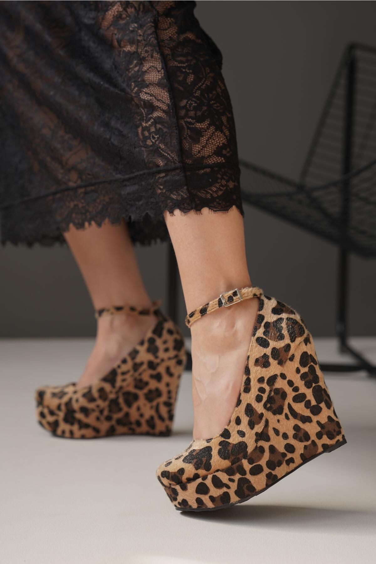 Ayakkabı Ateşi-Leopard Patterned Wedge Heeled Boots Pihu 4