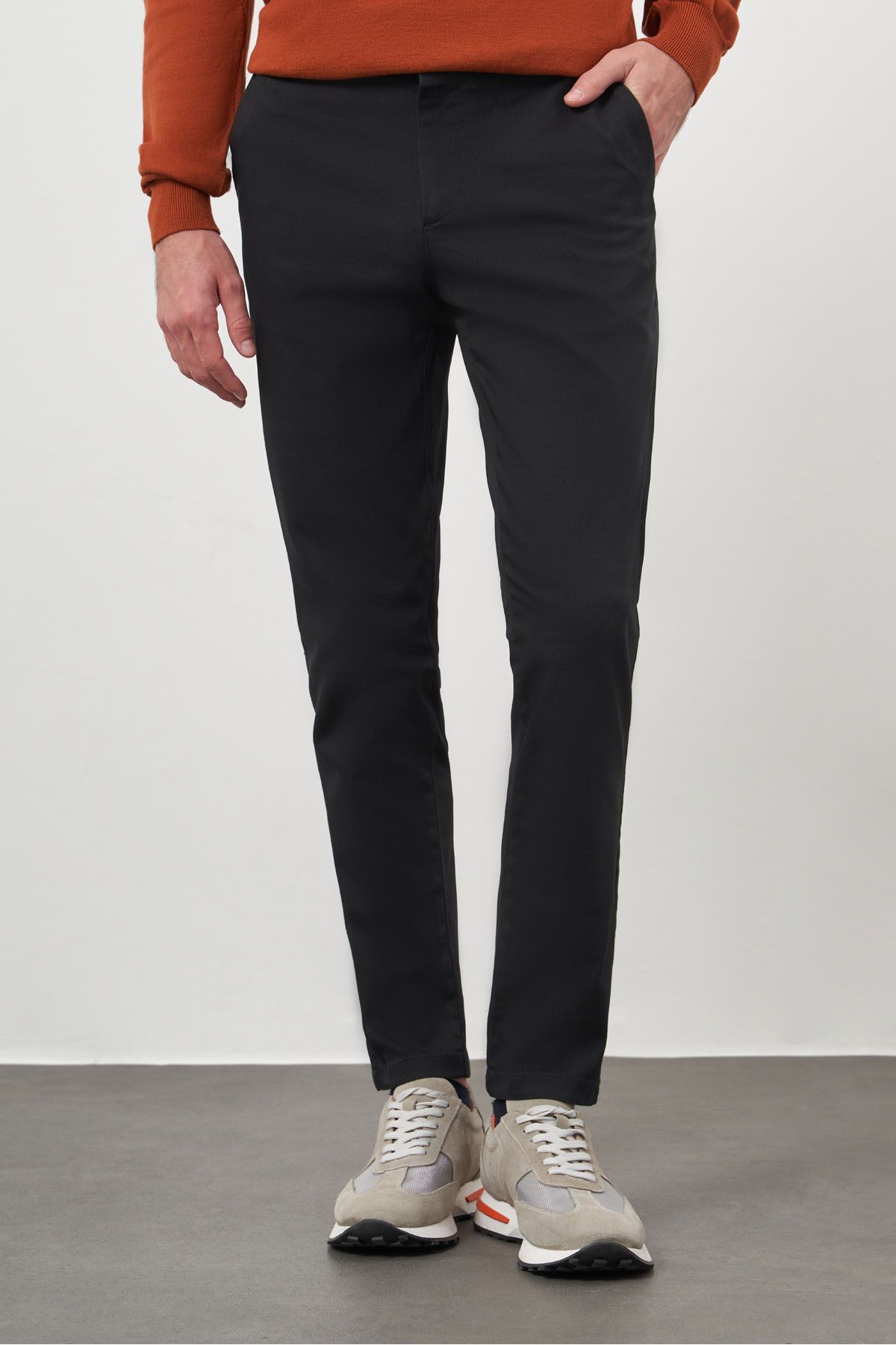 Morven-Men's Black Chino Slim Fit Trousers 1