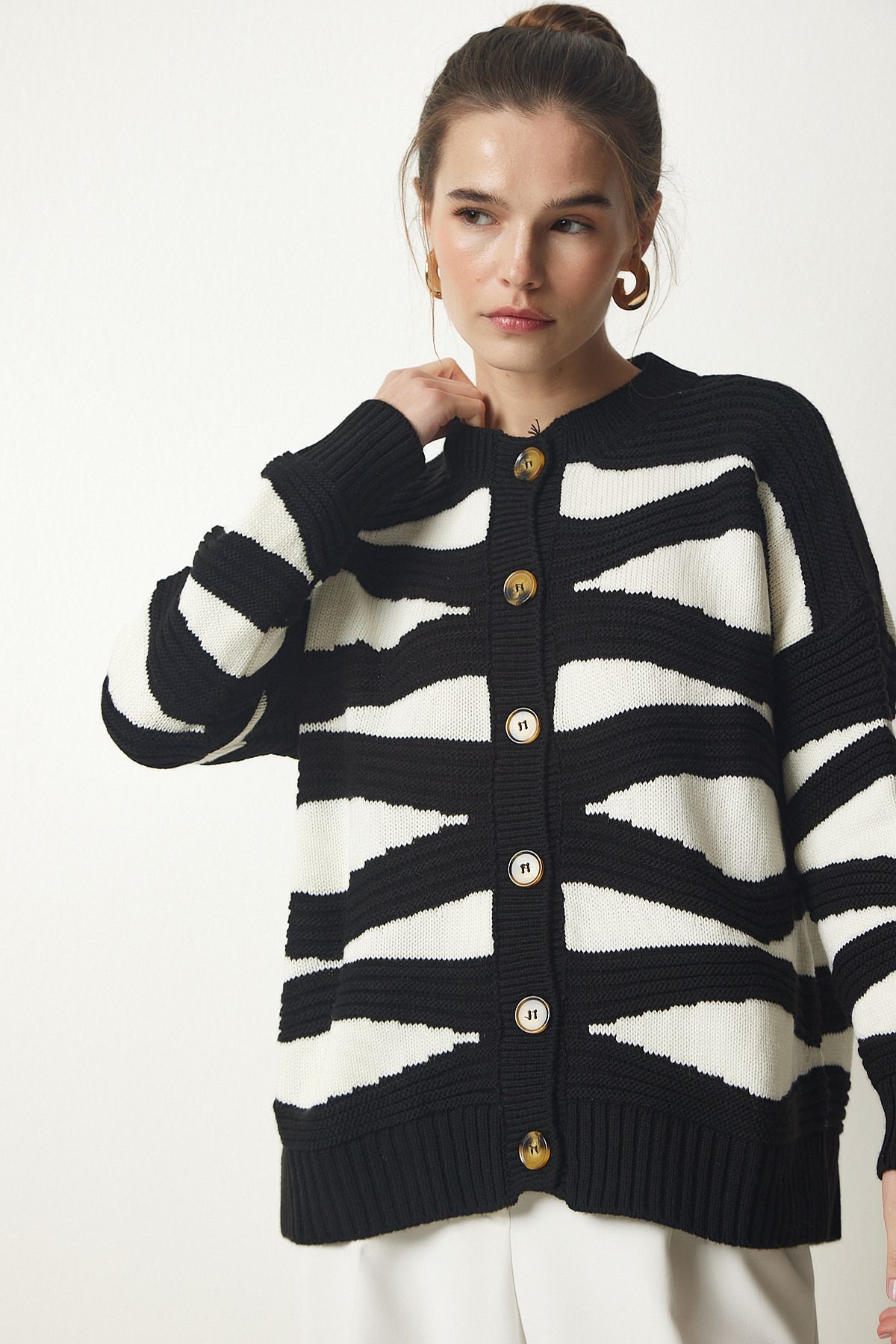 Lovelyİstanbul-Black Patterned Knitwear Cardigan - Buttoned, Lyu0013 3