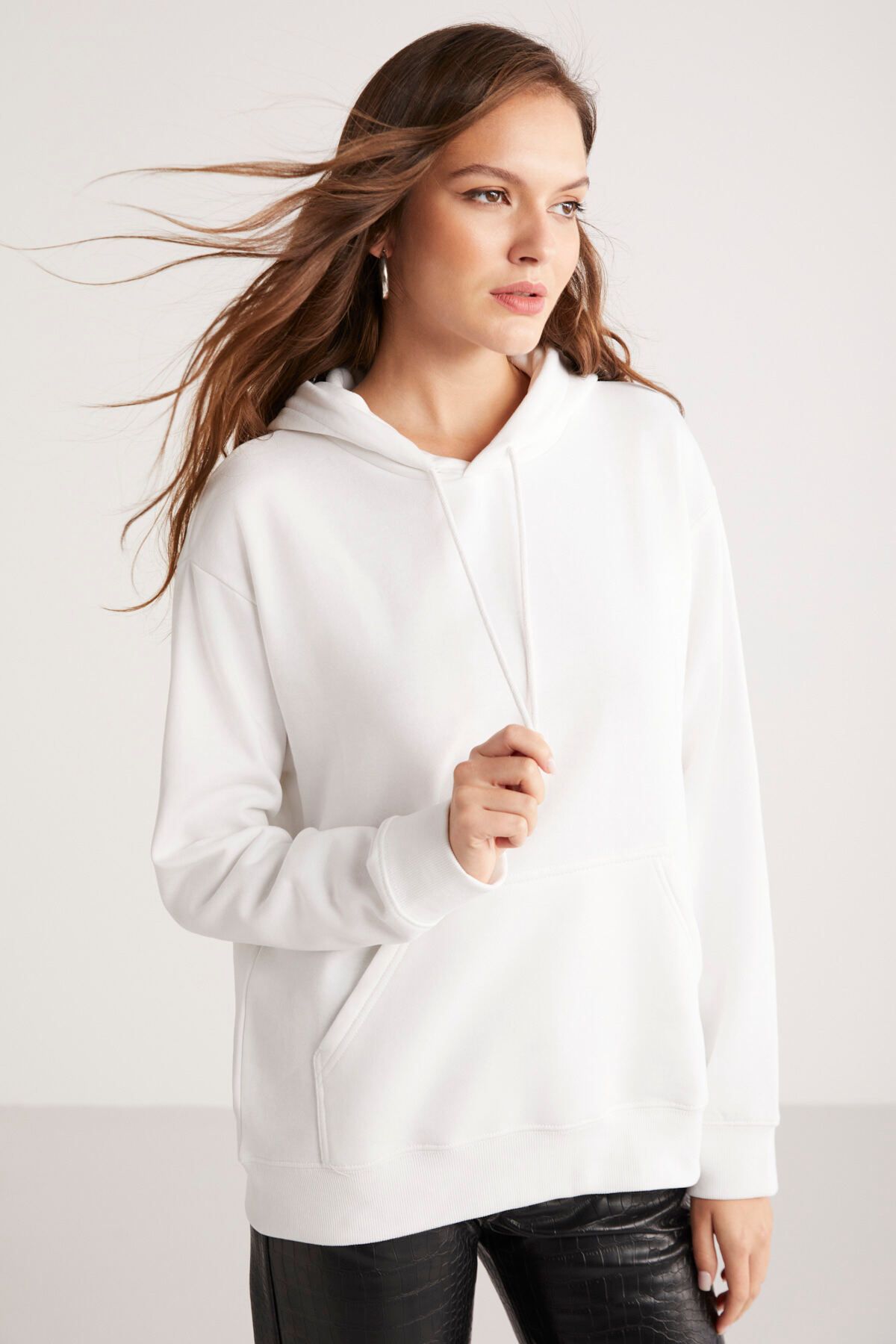 GRIMELANGE-Ritika Women's Fleece Inside Soft White Sweatshirt 3