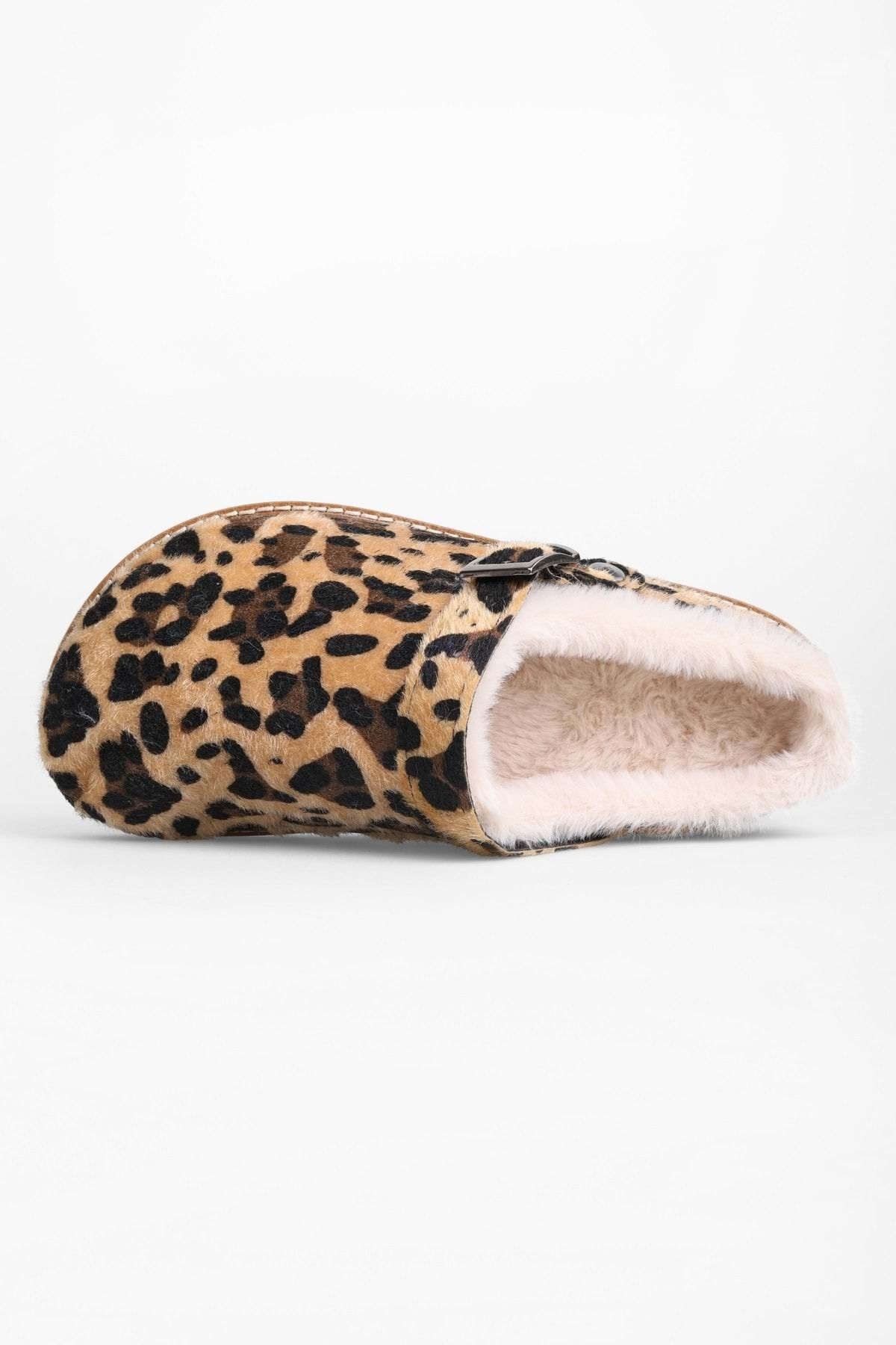 Shoeberry-Women's Saboi Leopard Patterned Suede Flat Slippers with Fur Inside 3