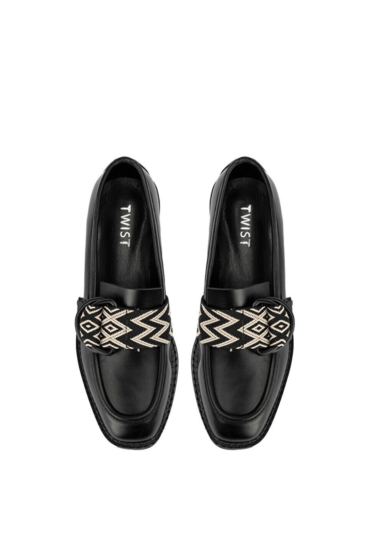 Twist-Patterned garniated loafer 4