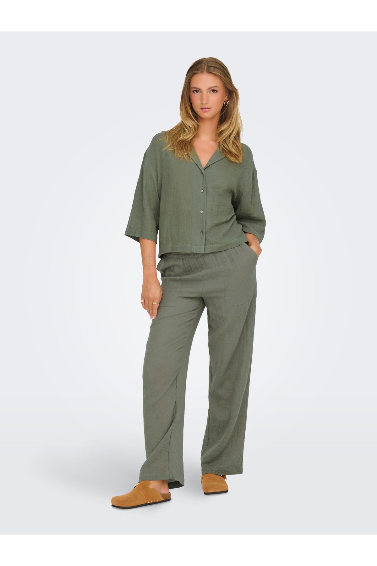 complete the look image