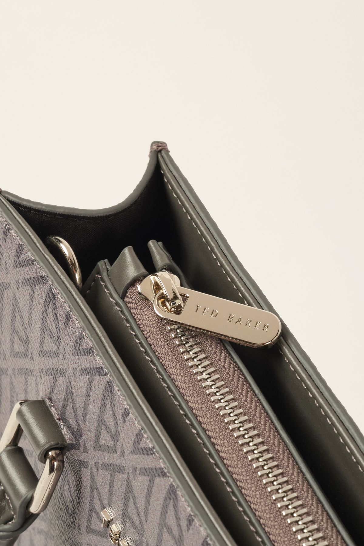 کیف دستی خاکستری زنانه مونوگرام مورب آنتراسیت Ted Baker