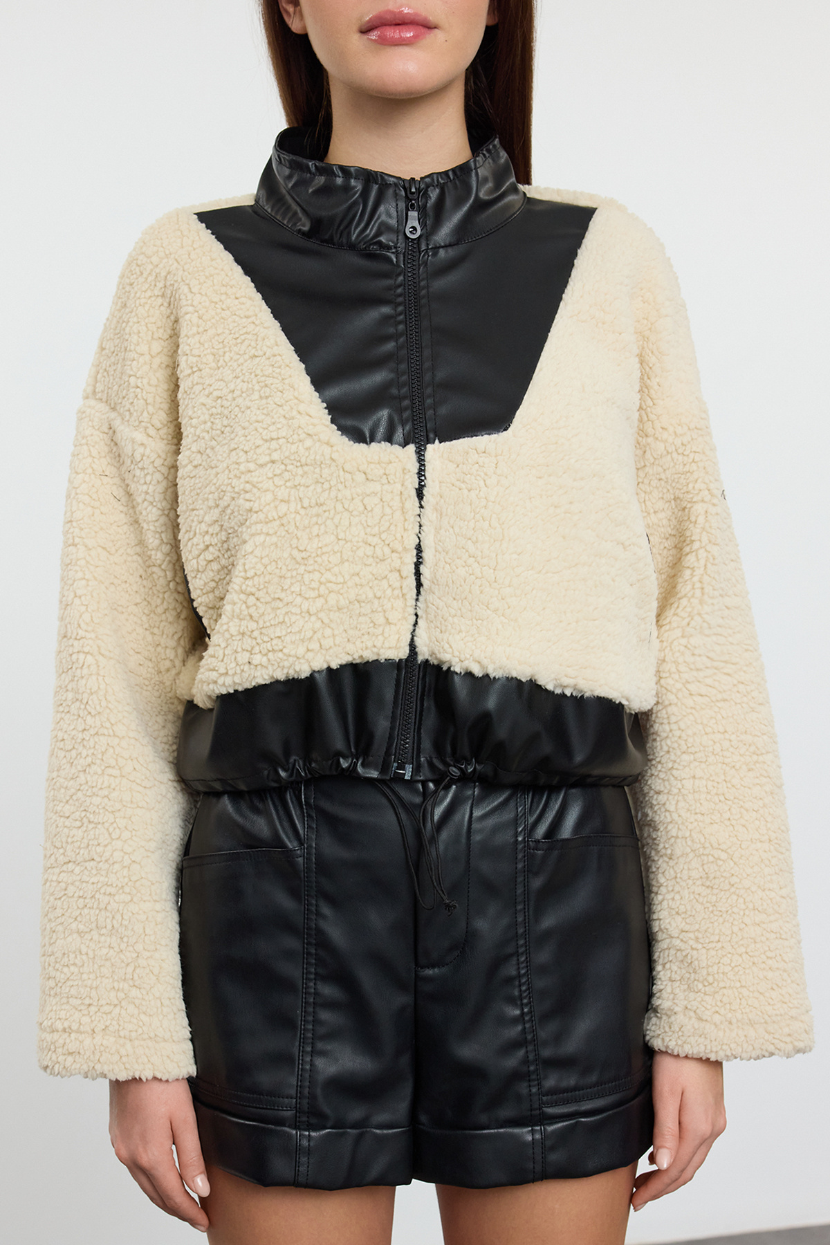 Trendyol Collection-Kožená pletená mikina Garni Detailed Plush Twoaw25Sw00291 3