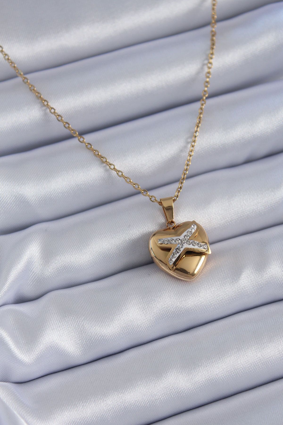New Things 316L Çelik Gold Renk Zirkon Detay Kalp Model Kadın Kolye