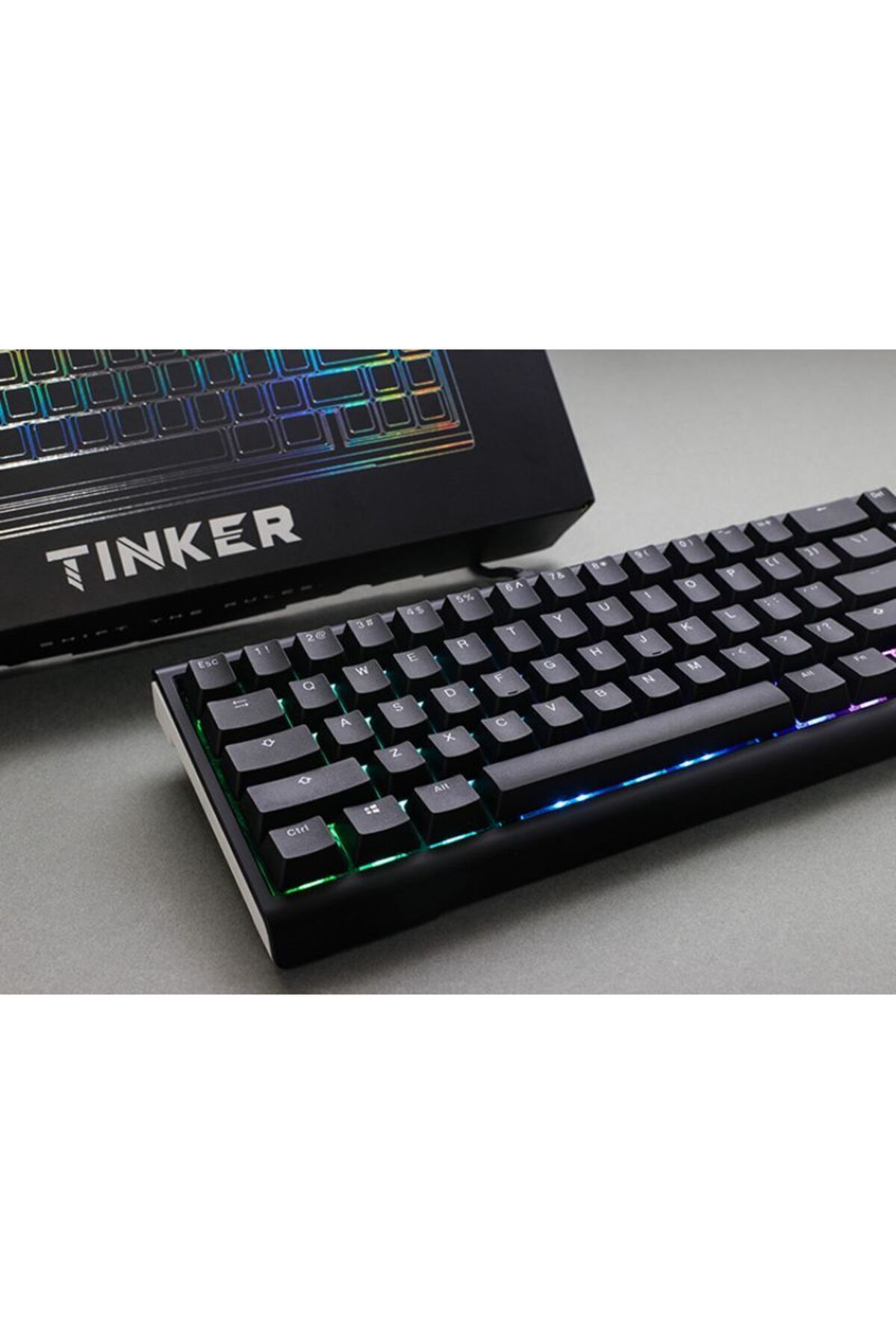 Ducky-Tinker 65 Prebuilt Ar Layout SF 65% Cherry Red Key Arabic And Us Black Gaming Keyboard 5