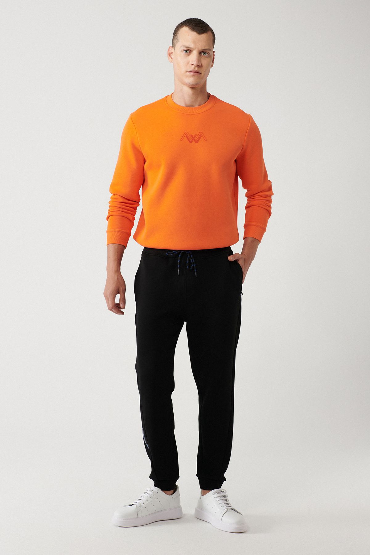complete the look image
