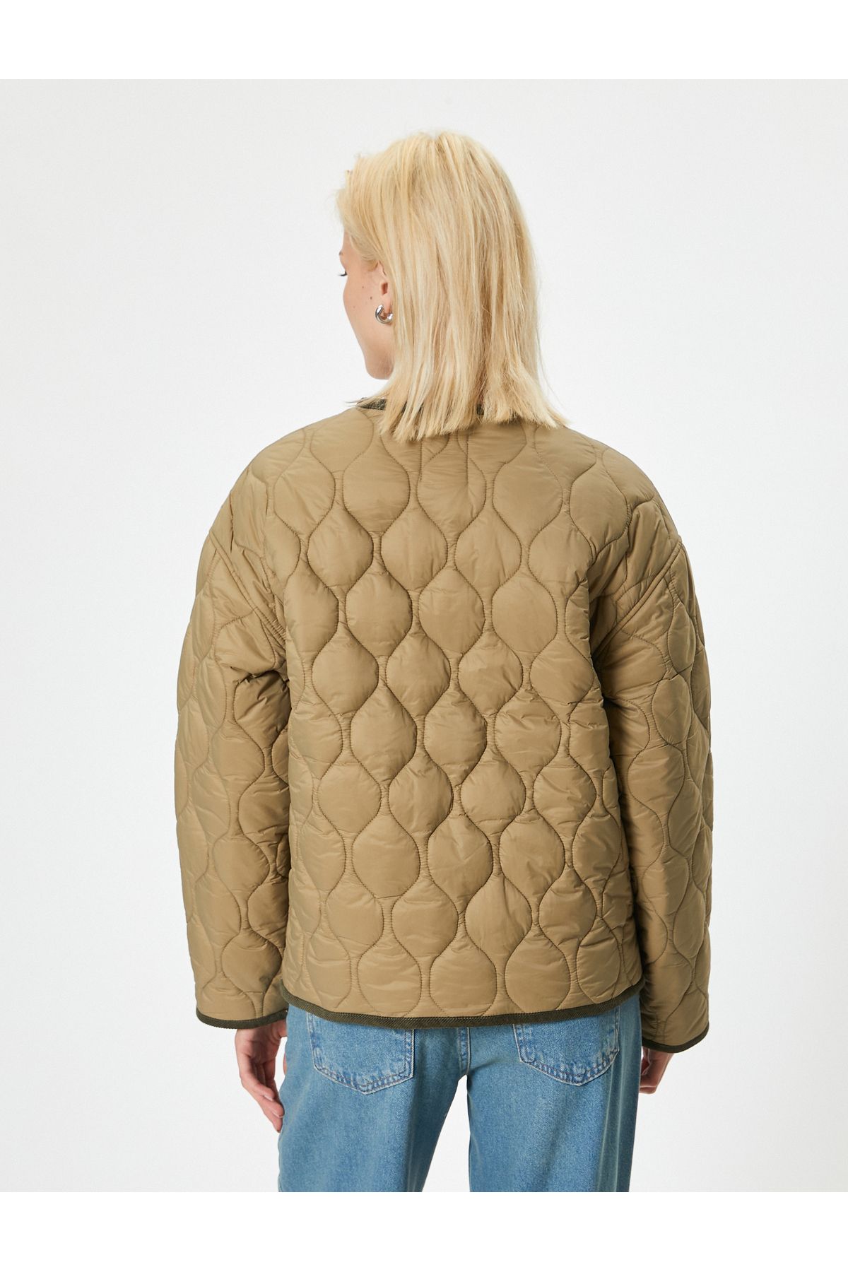 Koton-Seasonal Oversize Quilted Coat with Pockets and Round Neck 4