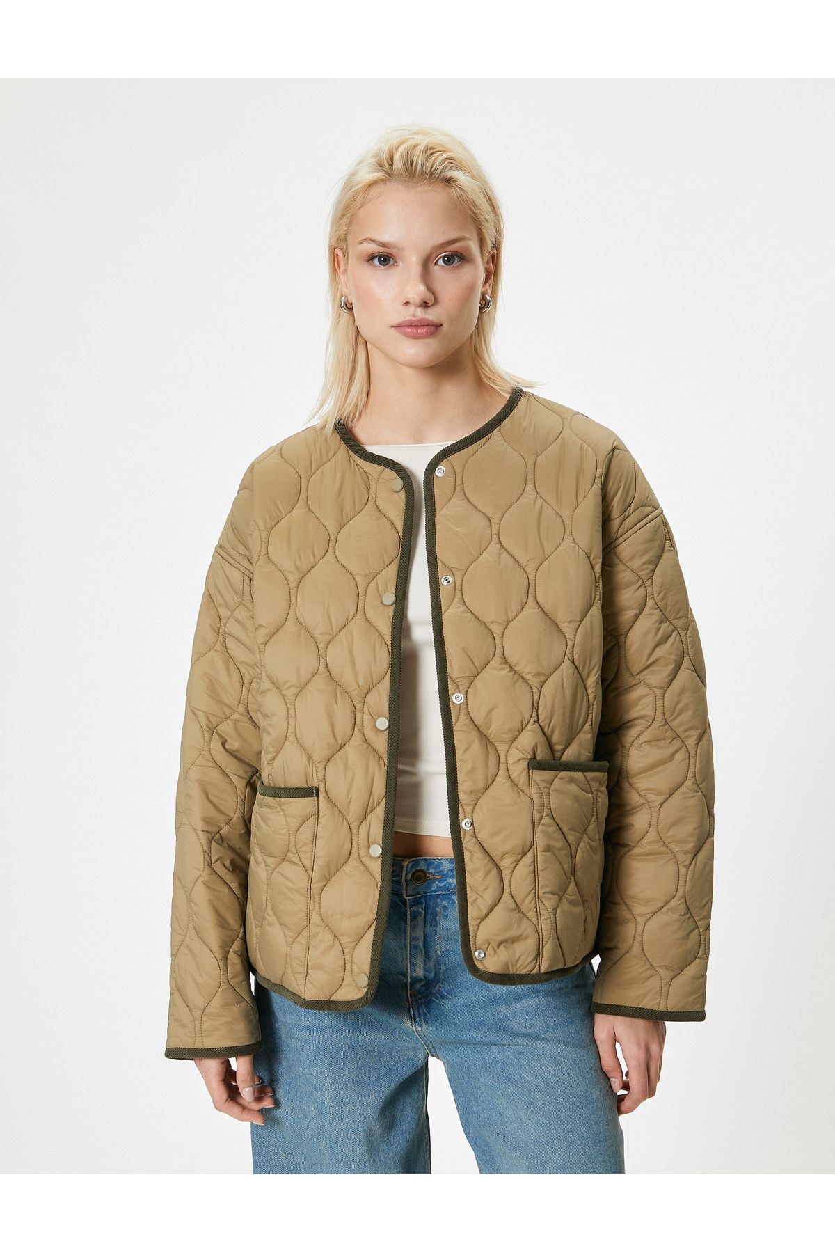 Koton-Seasonal Oversize Quilted Coat with Pockets and Round Neck 3