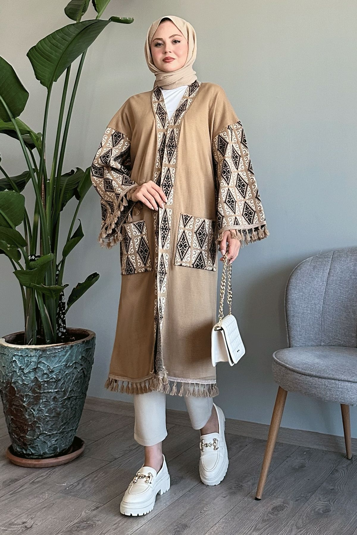 InStyle-Ethnic Pattern Tasseled Beige Kimono 1