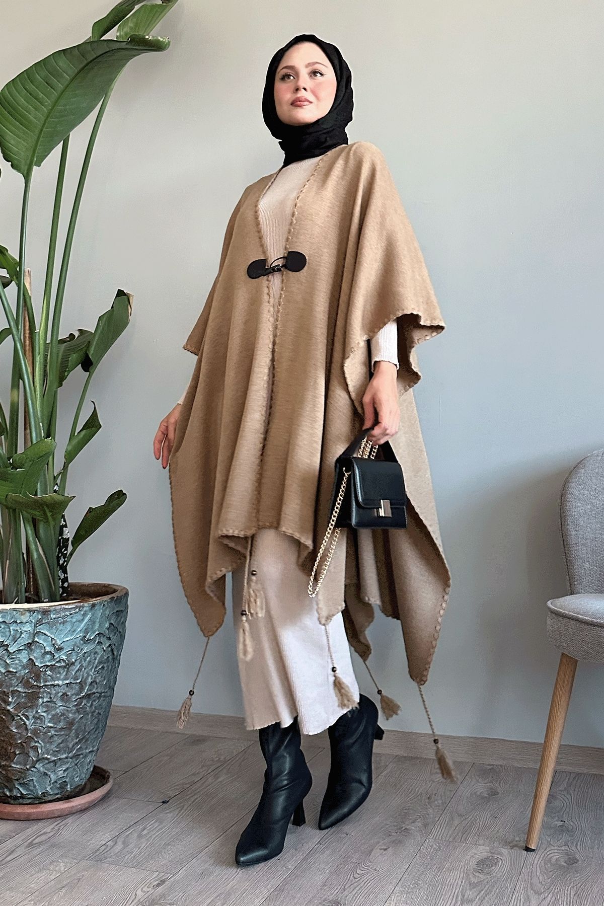 InStyle-Shepherd Stitch Camel Knitwear Poncho with Leather Buckle 3