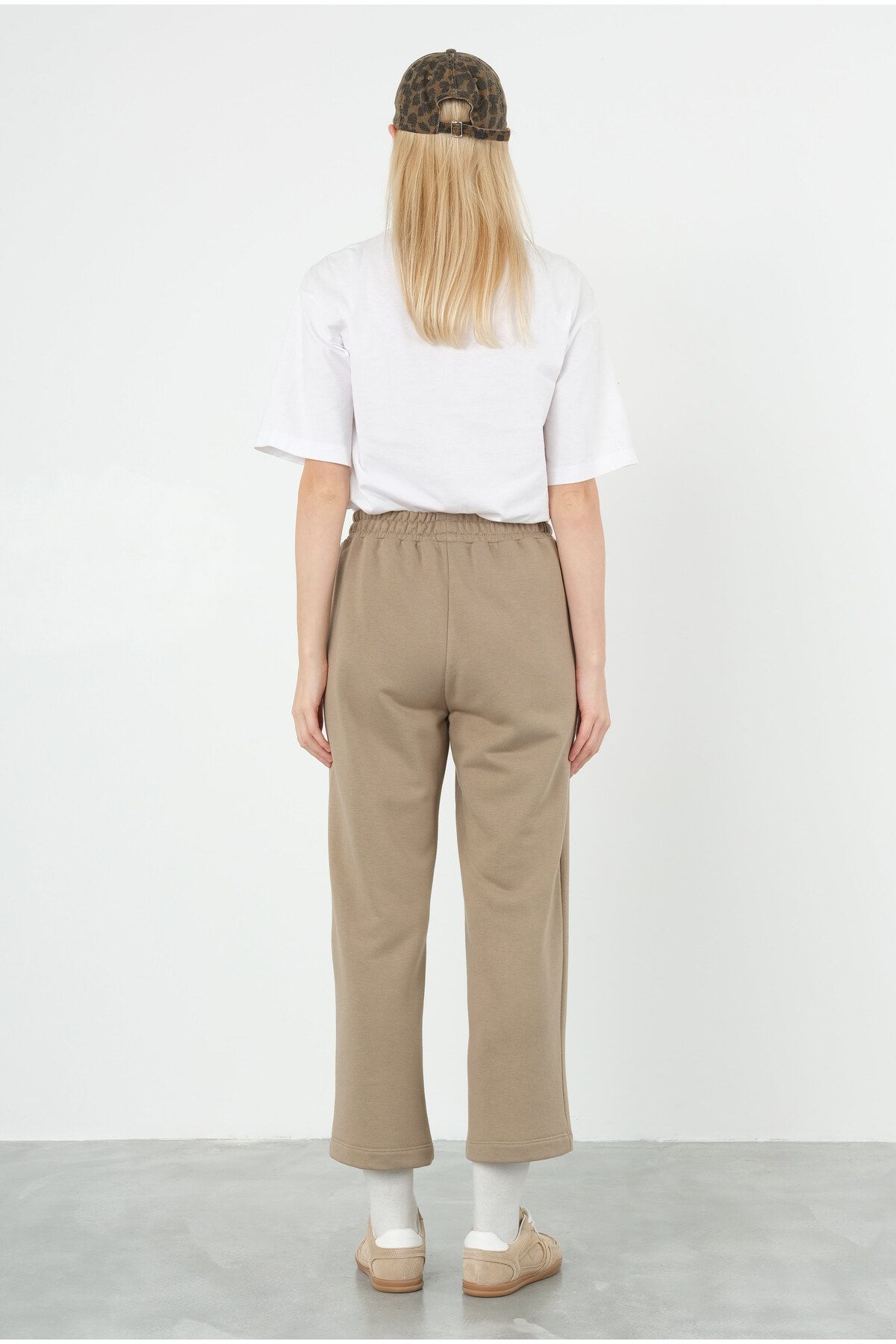 HEQA-Matte Sage - Ribbed Sweatpants 4