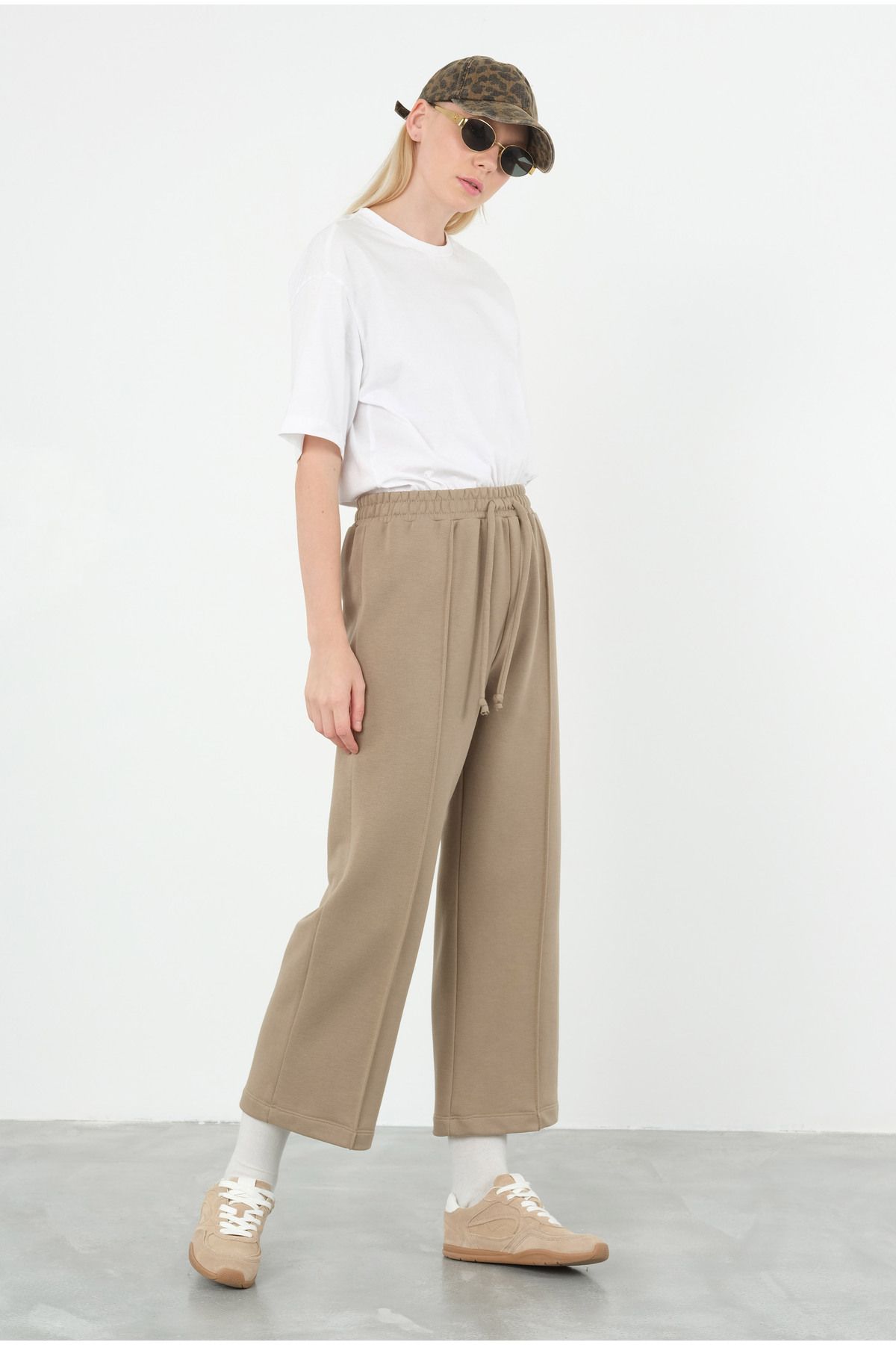 HEQA-Matte Sage - Ribbed Sweatpants 2
