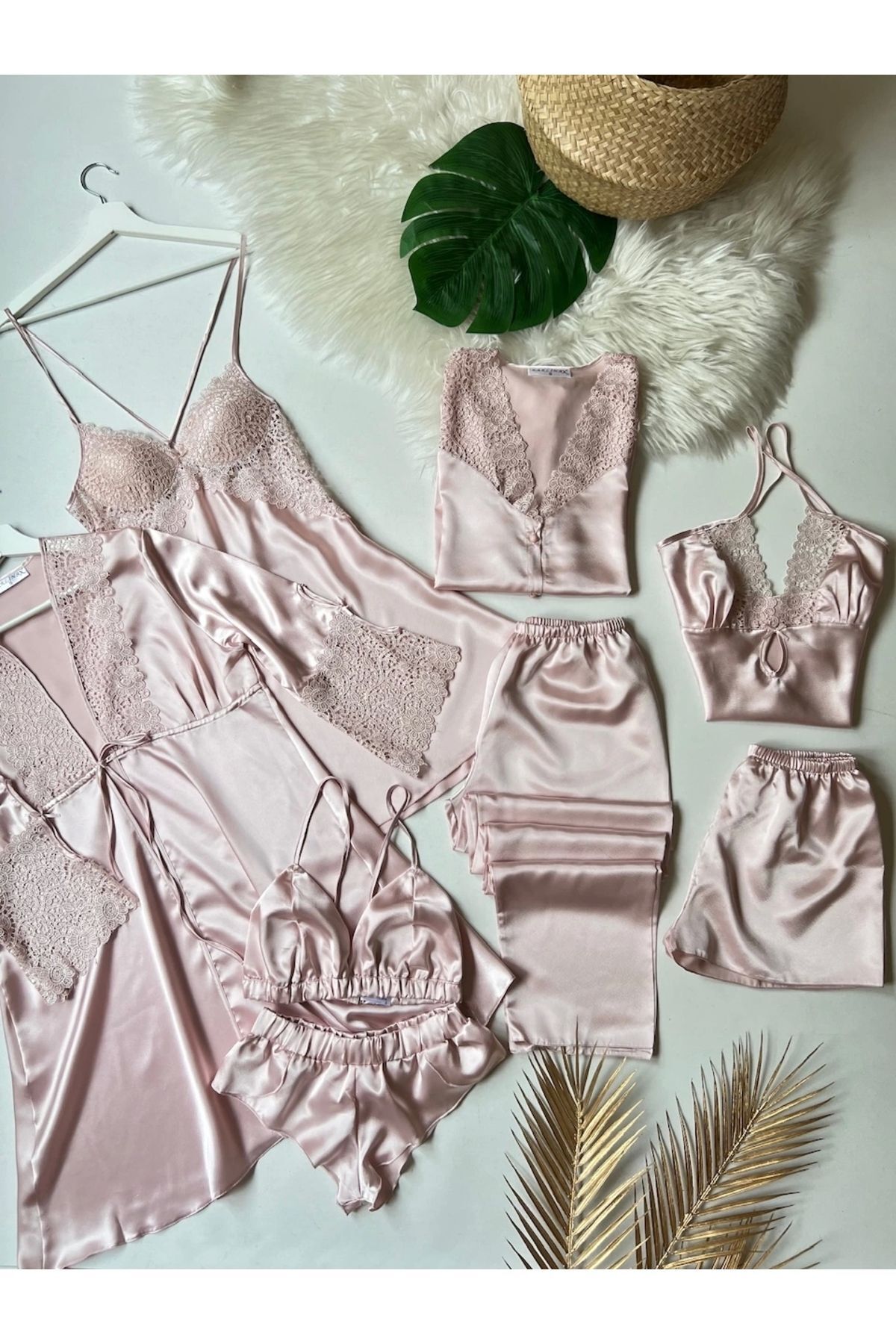 KARLİNAX İpeksi Saten Pudra Dev 8 Parça Gecelik Sabahlık Pijama Çeyiz Seti