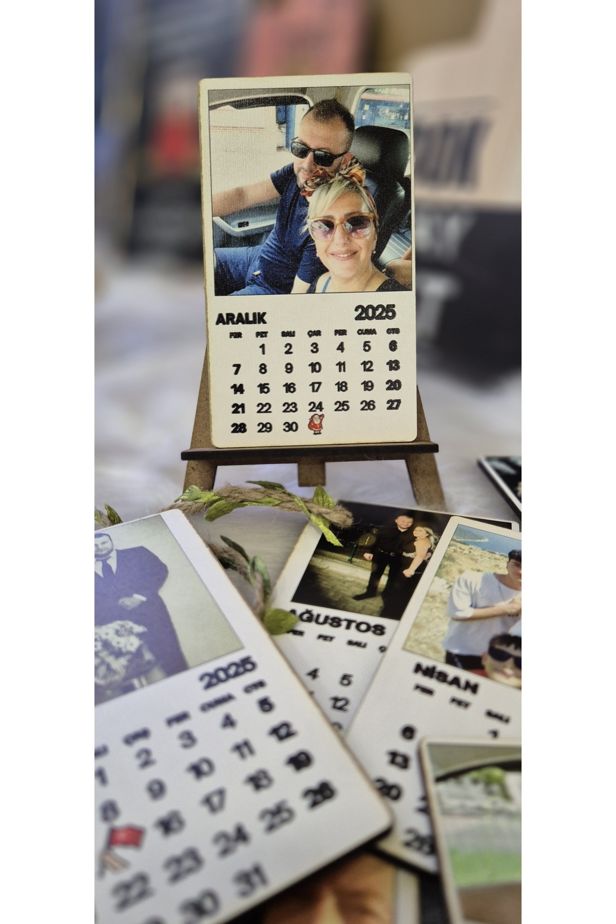 Kişiselleştirilmiş Ahşap Mini Takvim | Özel Gün Hediyesi | Fotoğraf Baskılı Takvim 6