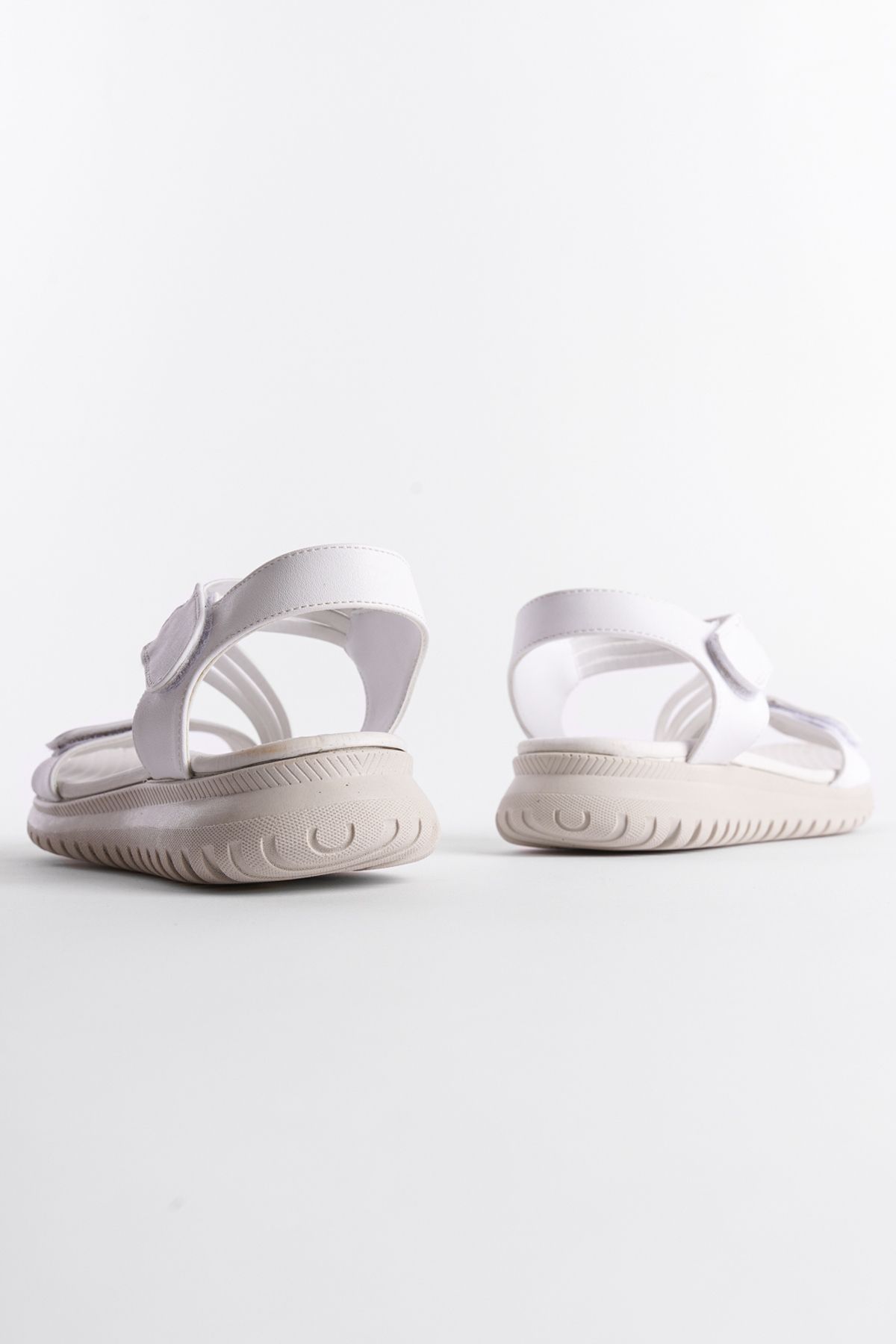 صندل سفید زنانه راحت اورجینال Capone Outfitters