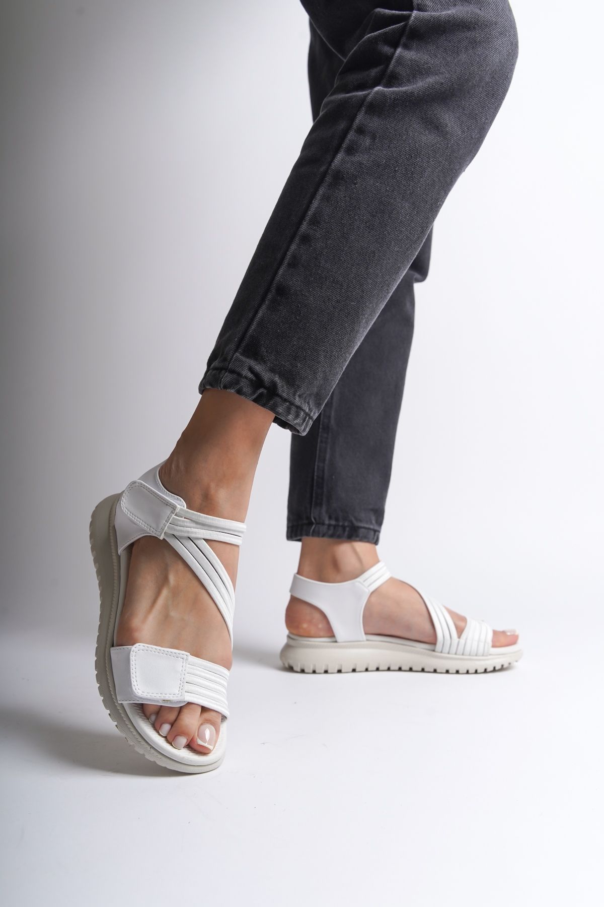 صندل سفید زنانه راحت اورجینال Capone Outfitters