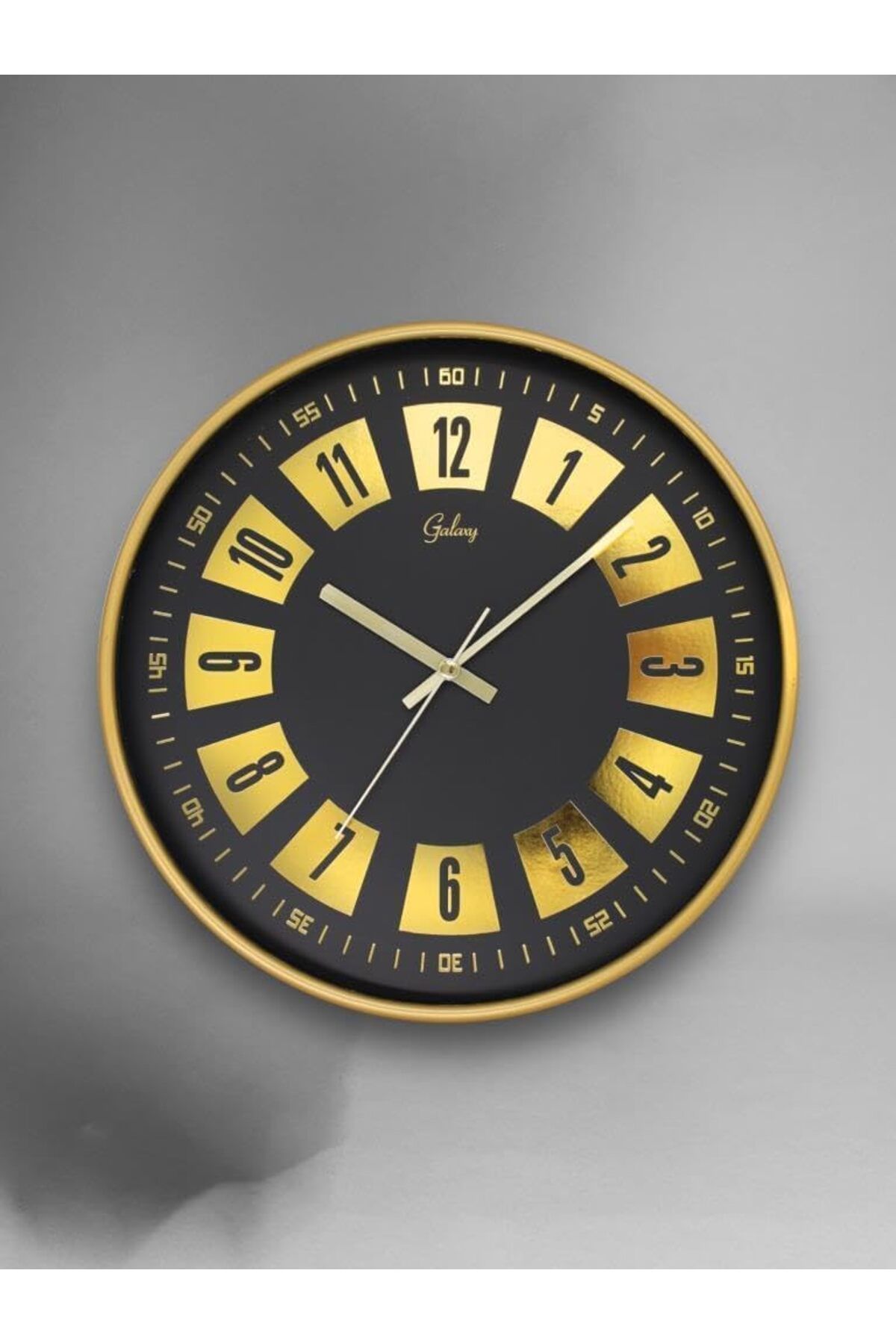 yenibagshop D-218-A-12 Parçalı Kadran 30 CM Sessiz Akar Duvar Saati Gold